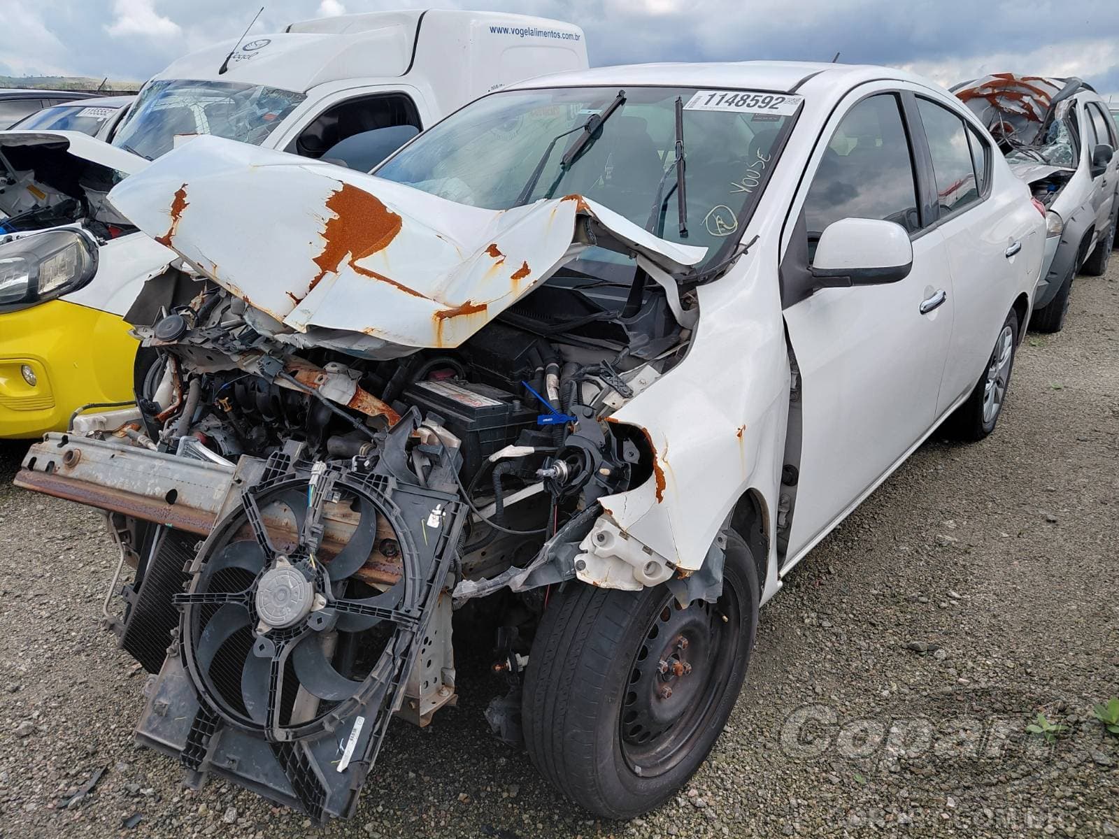 Nissan Versa 2014 — foto 2