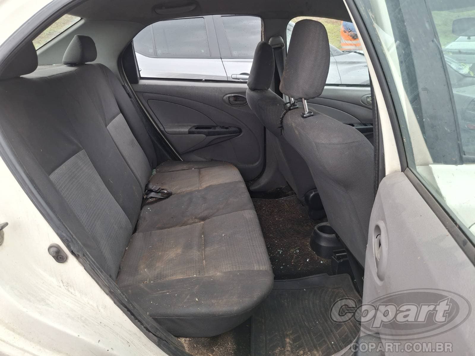 Toyota Etios Seda 2013 — foto 6