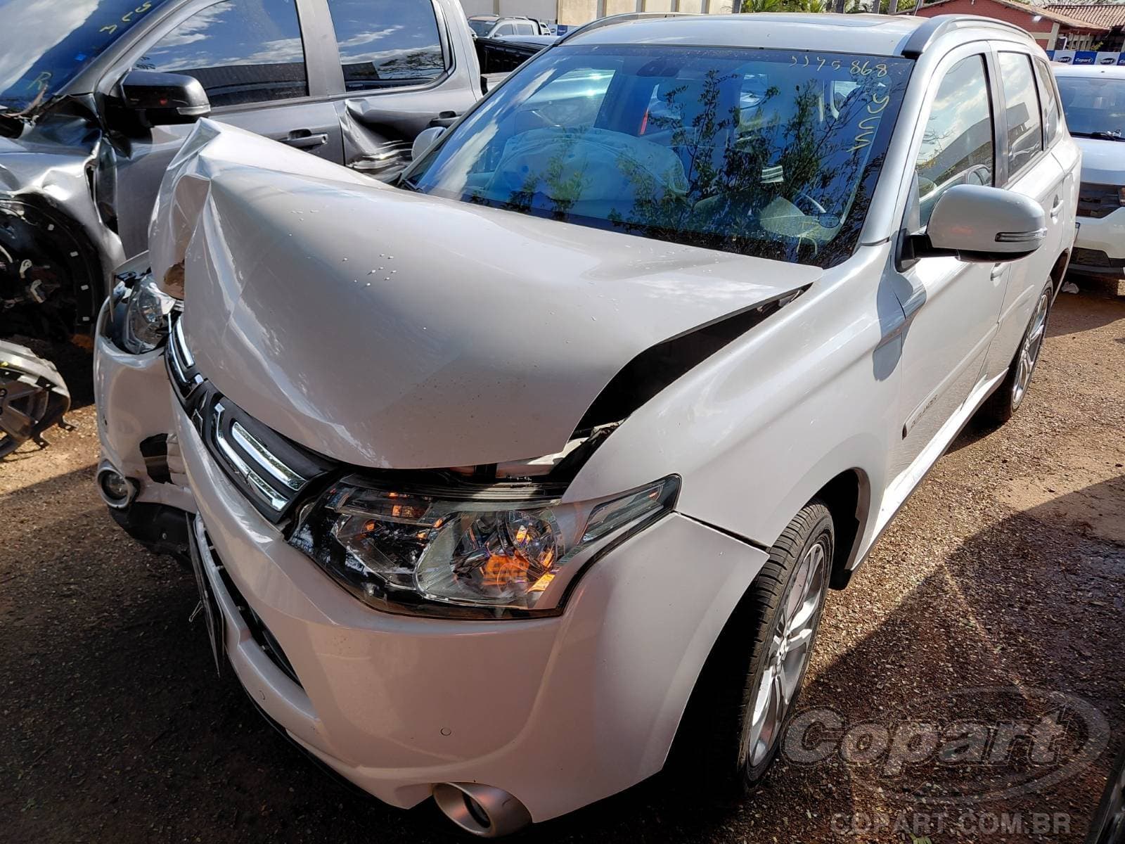 Mitsubishi Outlander 2015 — foto 2