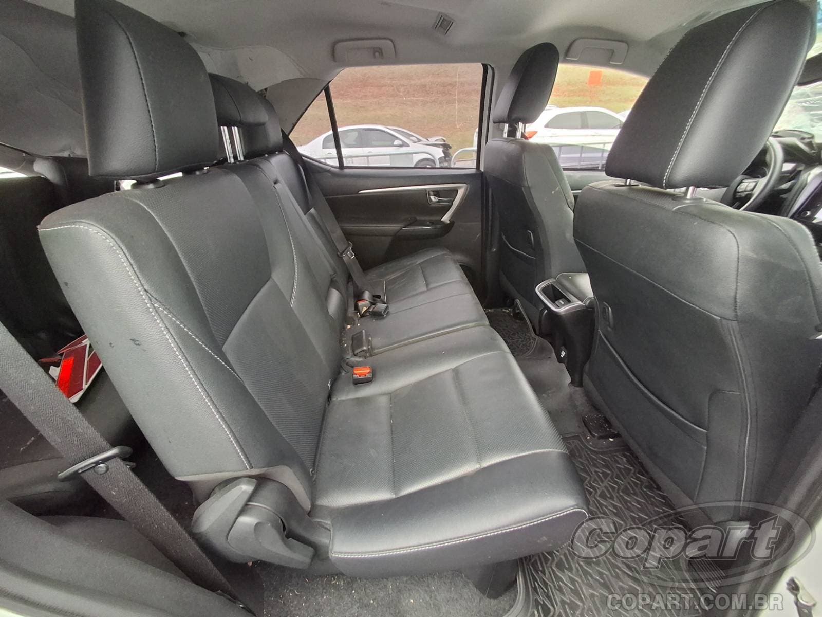 Toyota SW4 2021 — foto 6