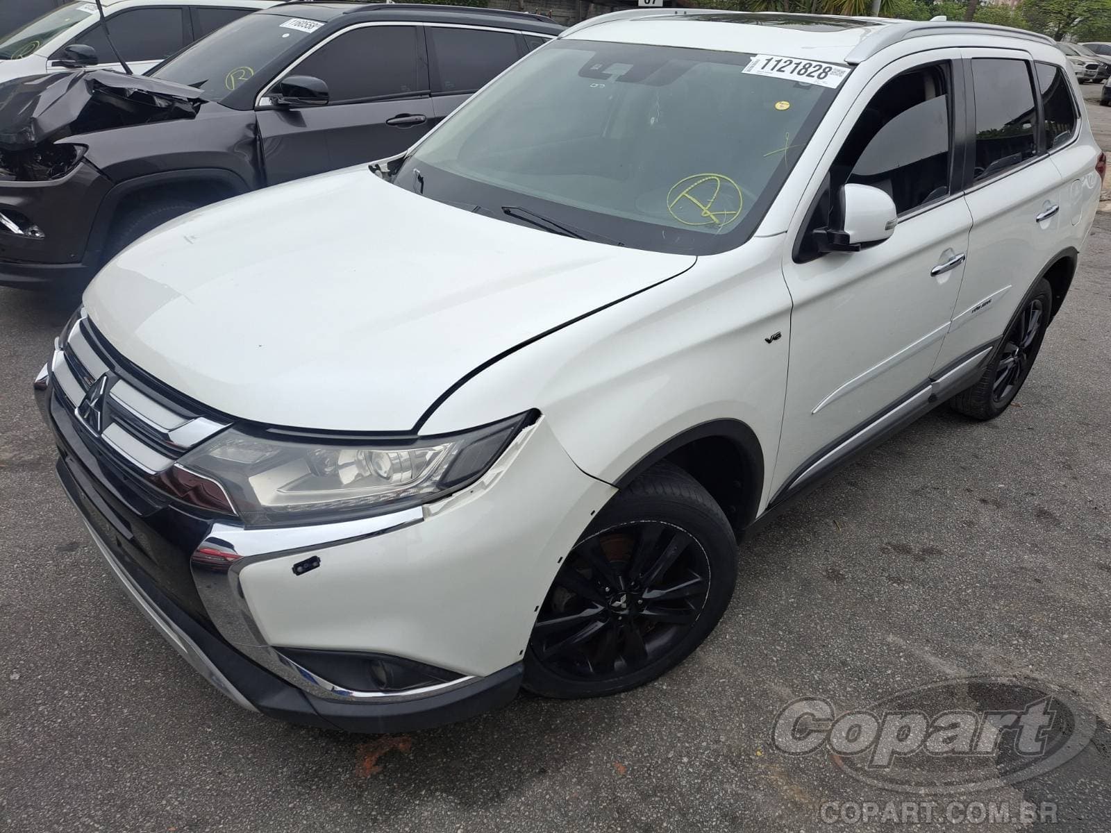Mitsubishi Outlander 2020 — foto 2