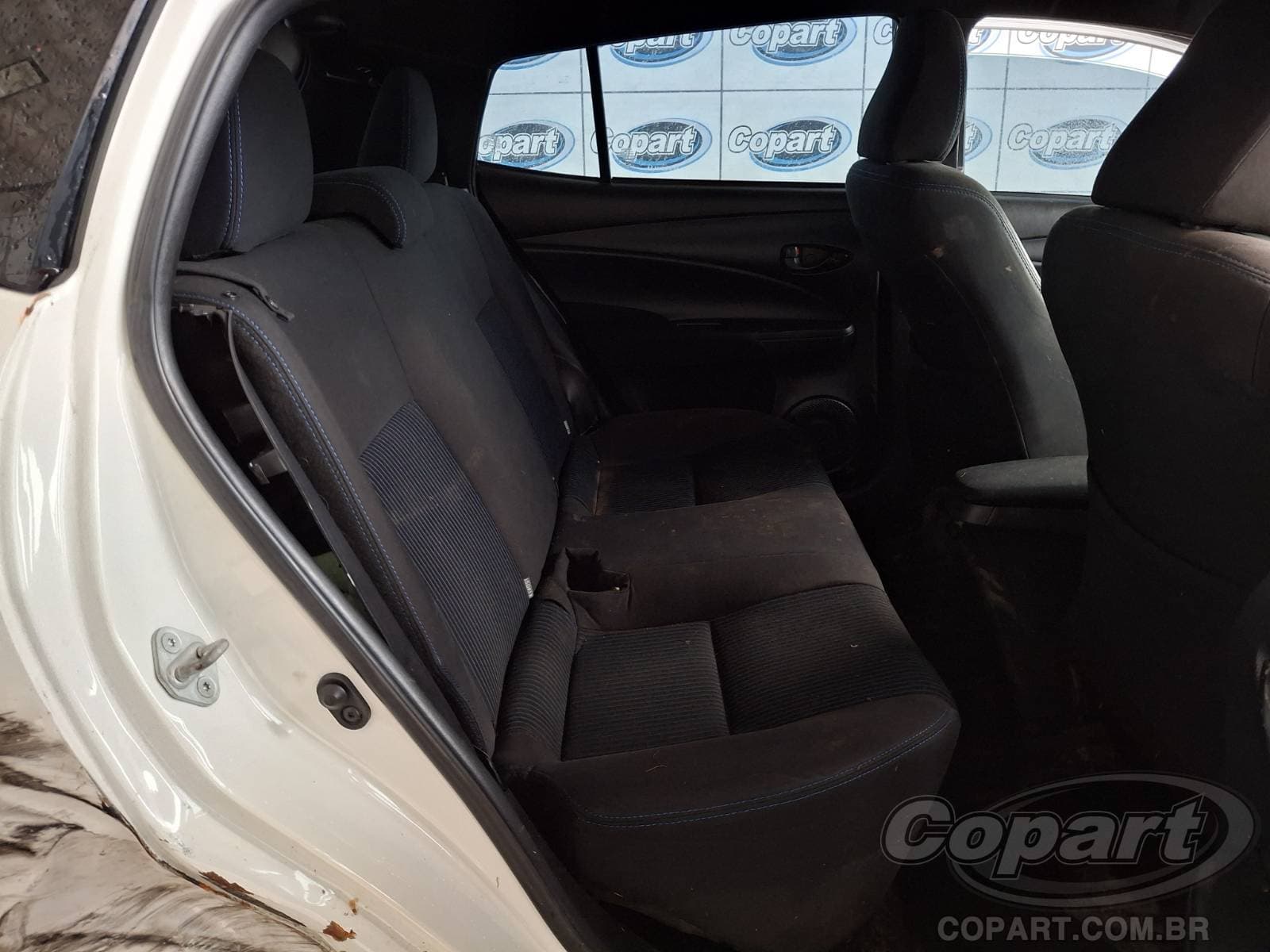 Toyota Yaris 2020 — foto 6
