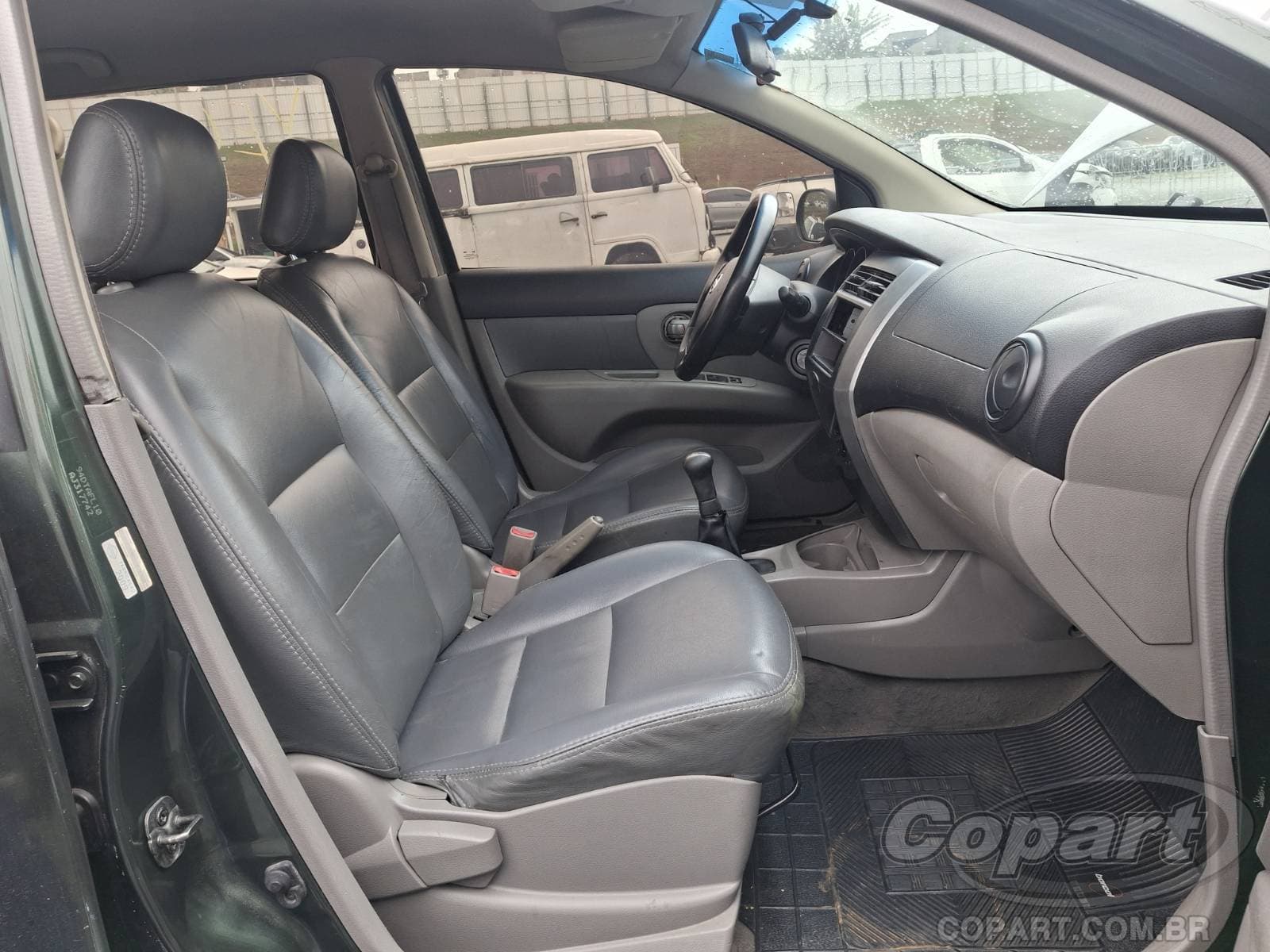 Nissan Livina 2010 — foto 5