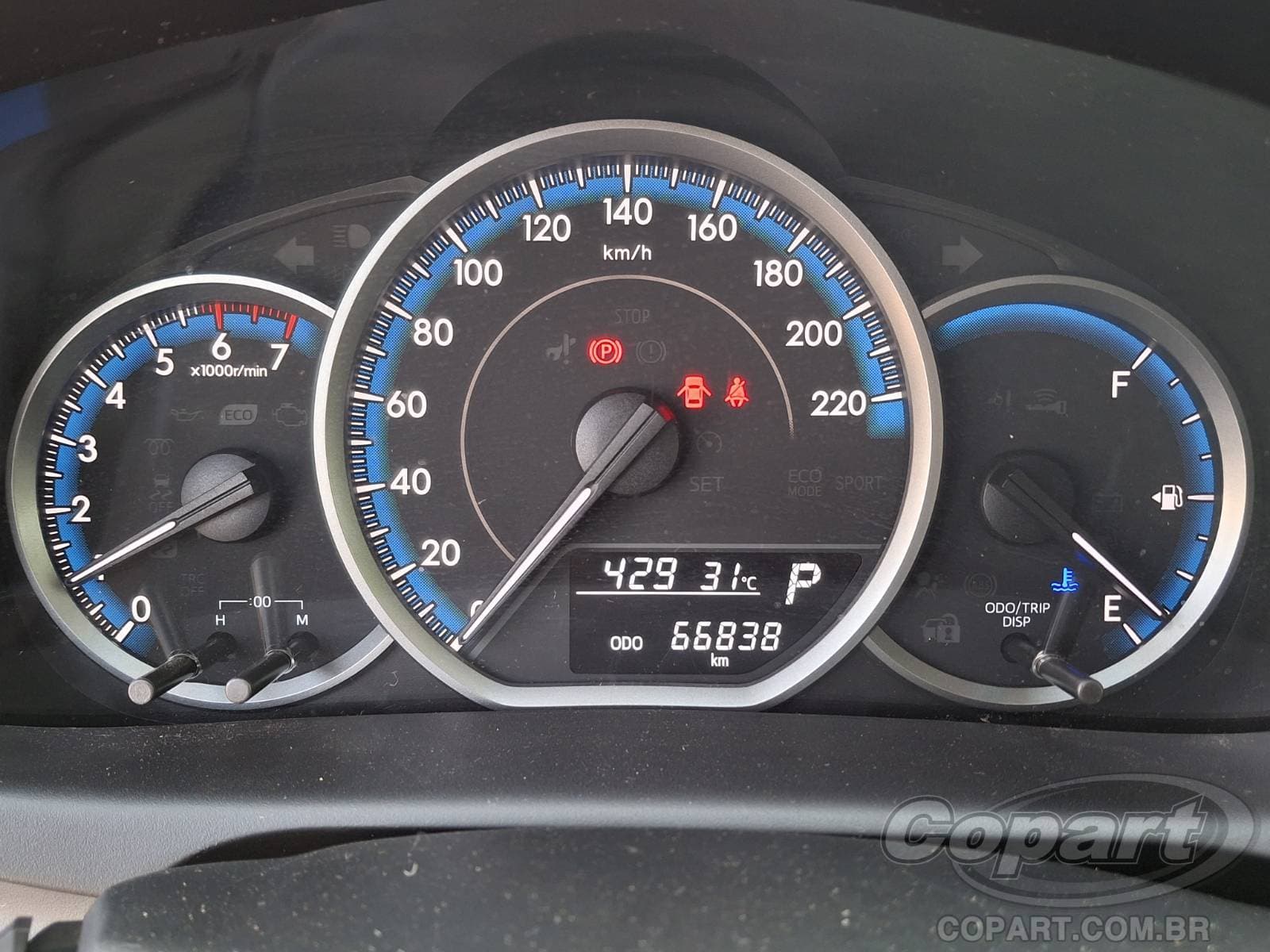 Toyota Yaris Seda 2023 — foto 8