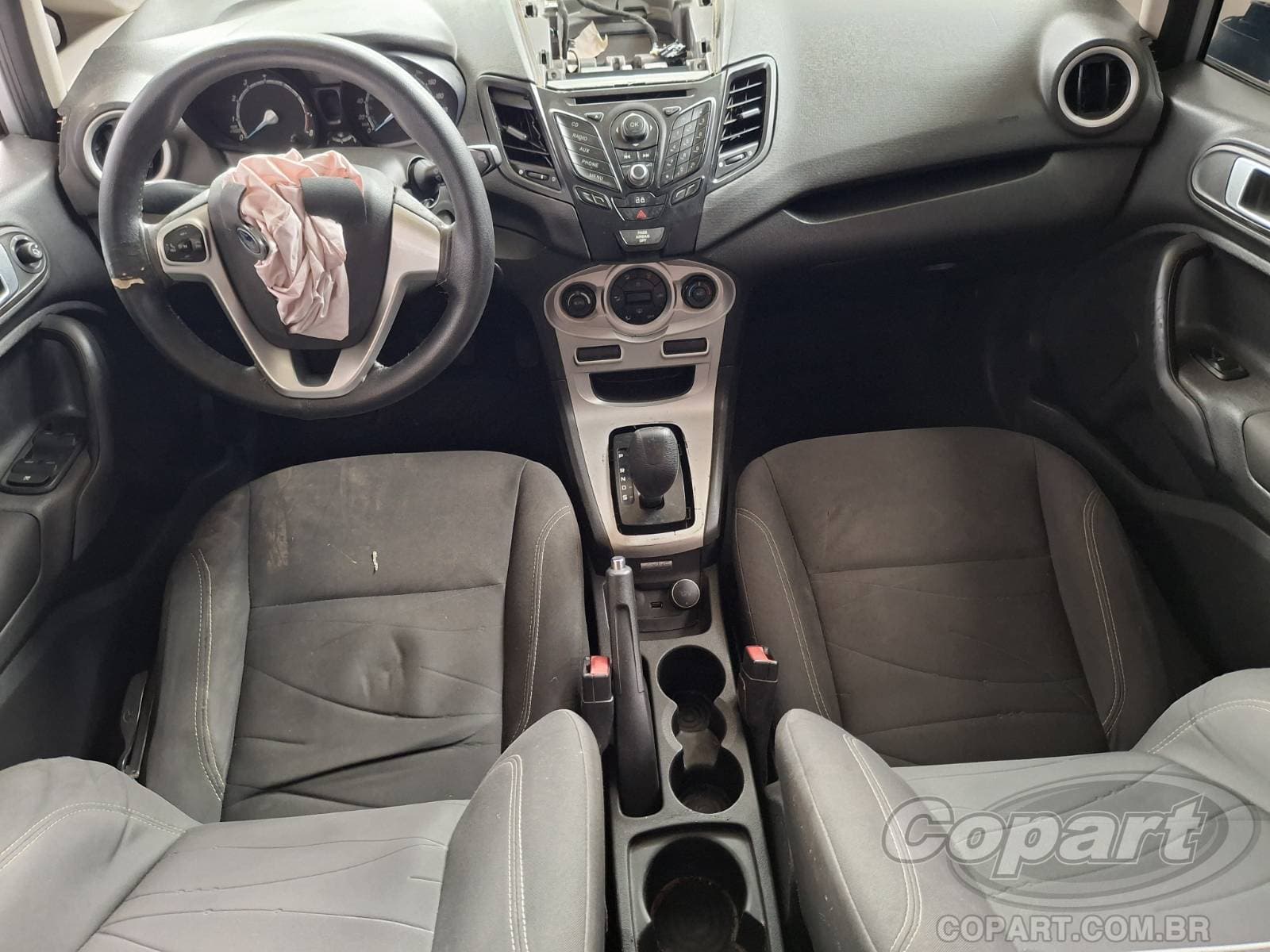 Ford Fiesta Sedan 2014 — foto 9