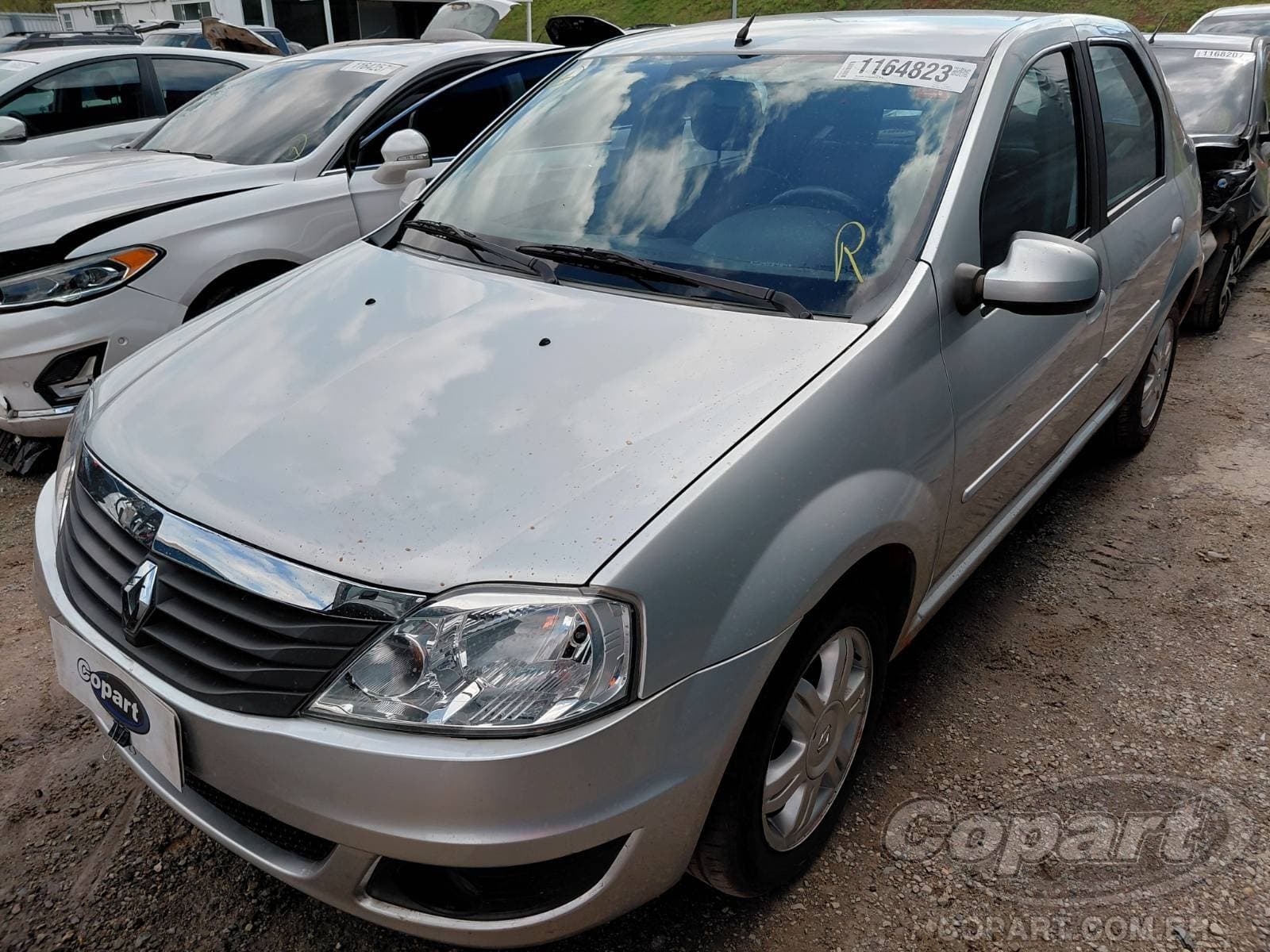 Renault Logan 2013 — foto 2
