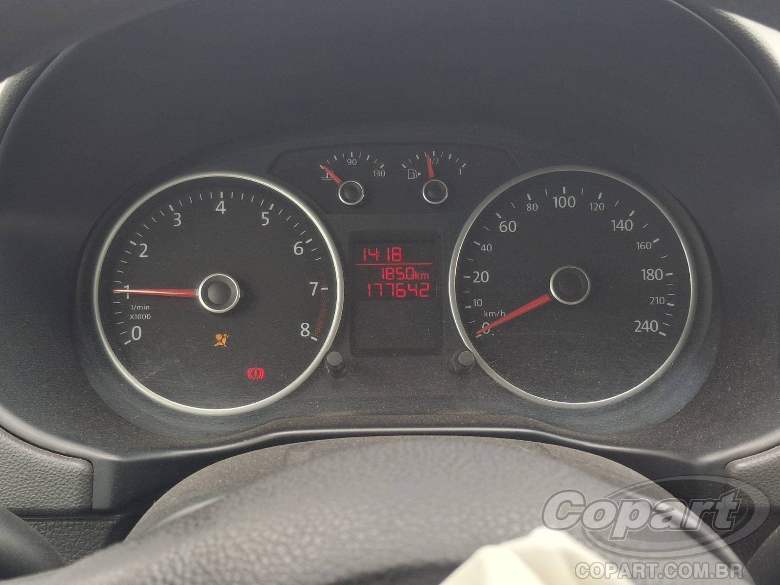 Volkswagen Voyage 2015 — foto 8