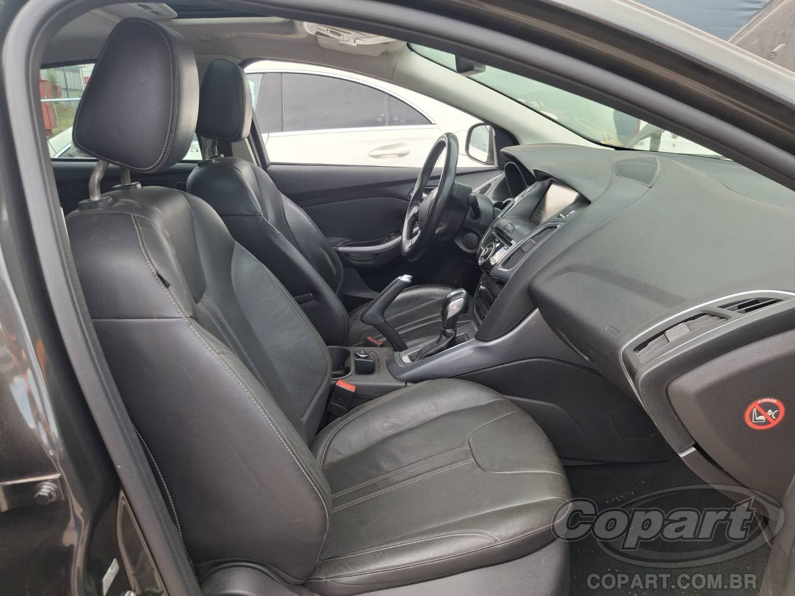 Ford Focus Sedan 2015 — foto 5