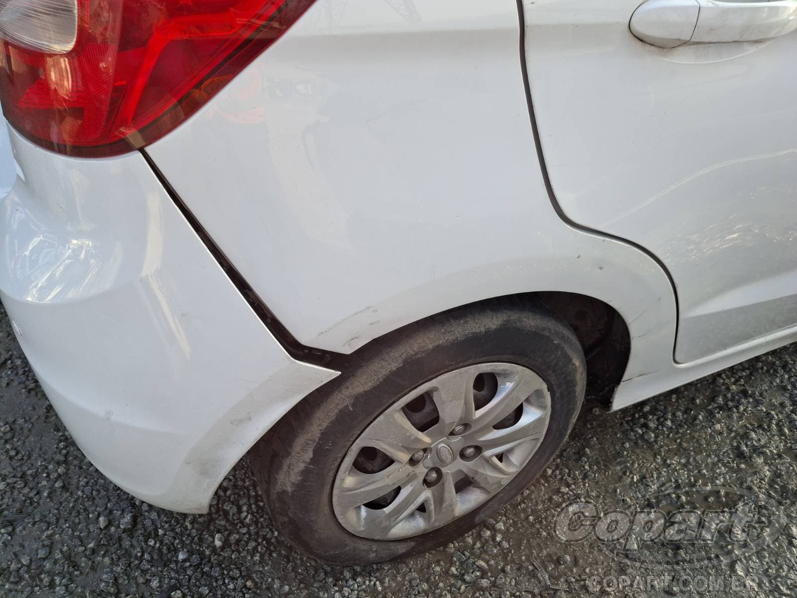 Ford KA 2015 — foto 14