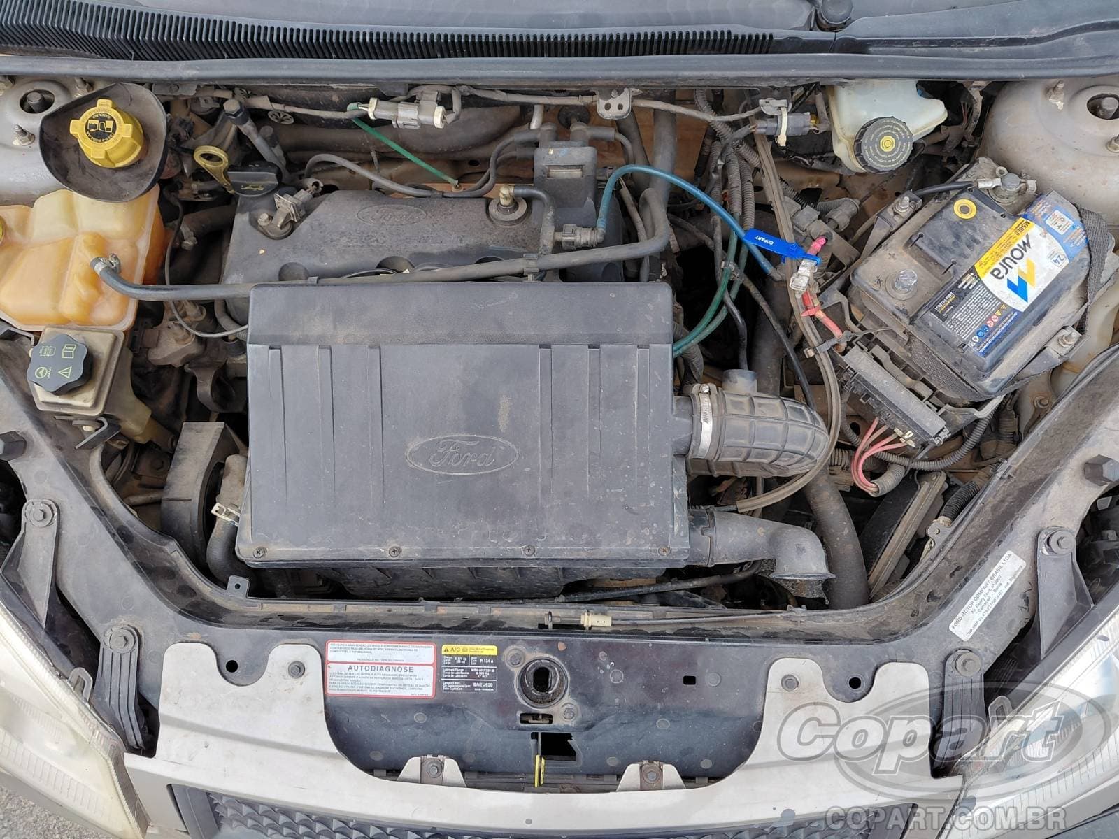 Ford Fiesta Sedan 2009 — foto 7