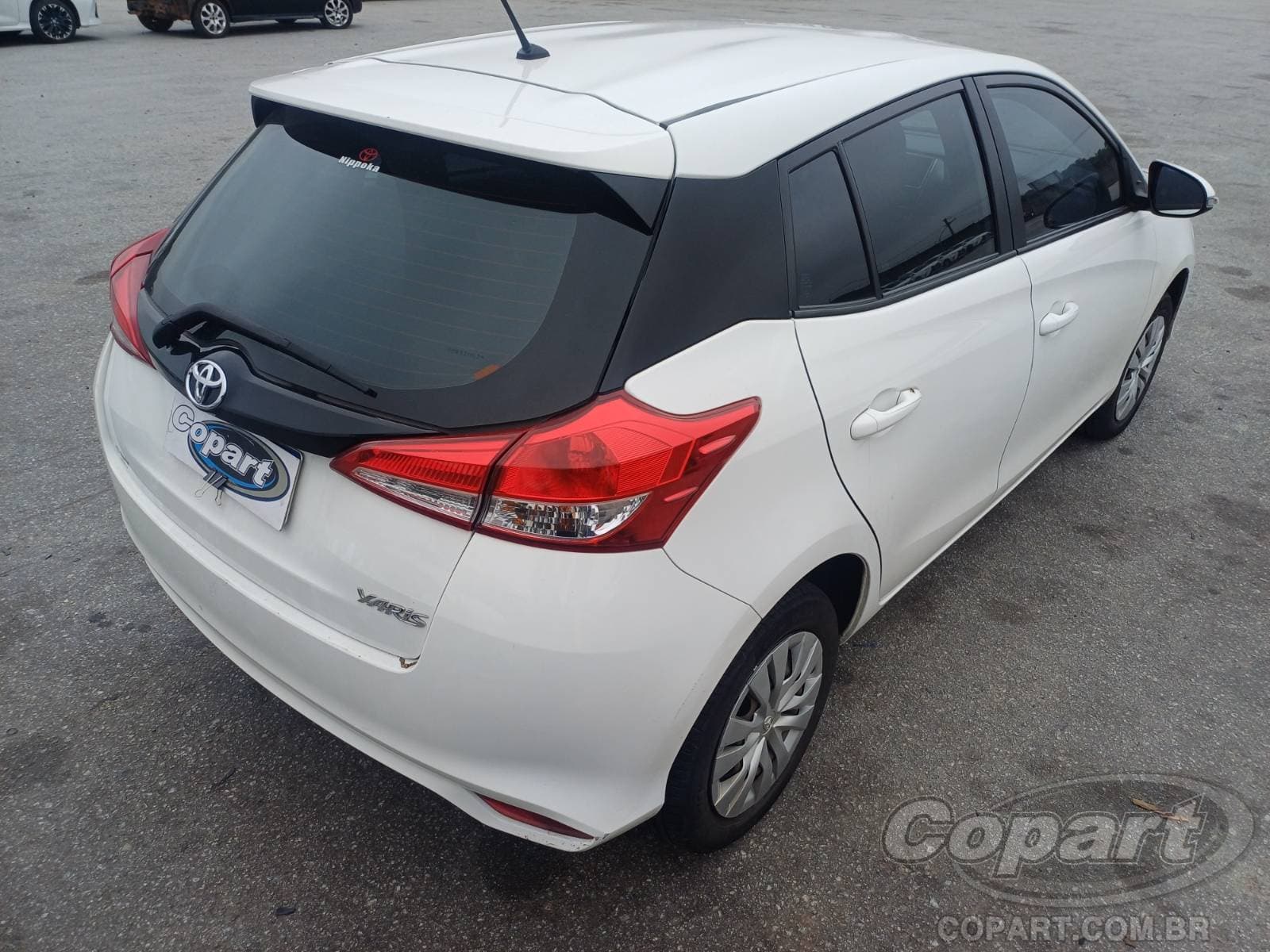 Toyota Yaris 2023 — foto 4