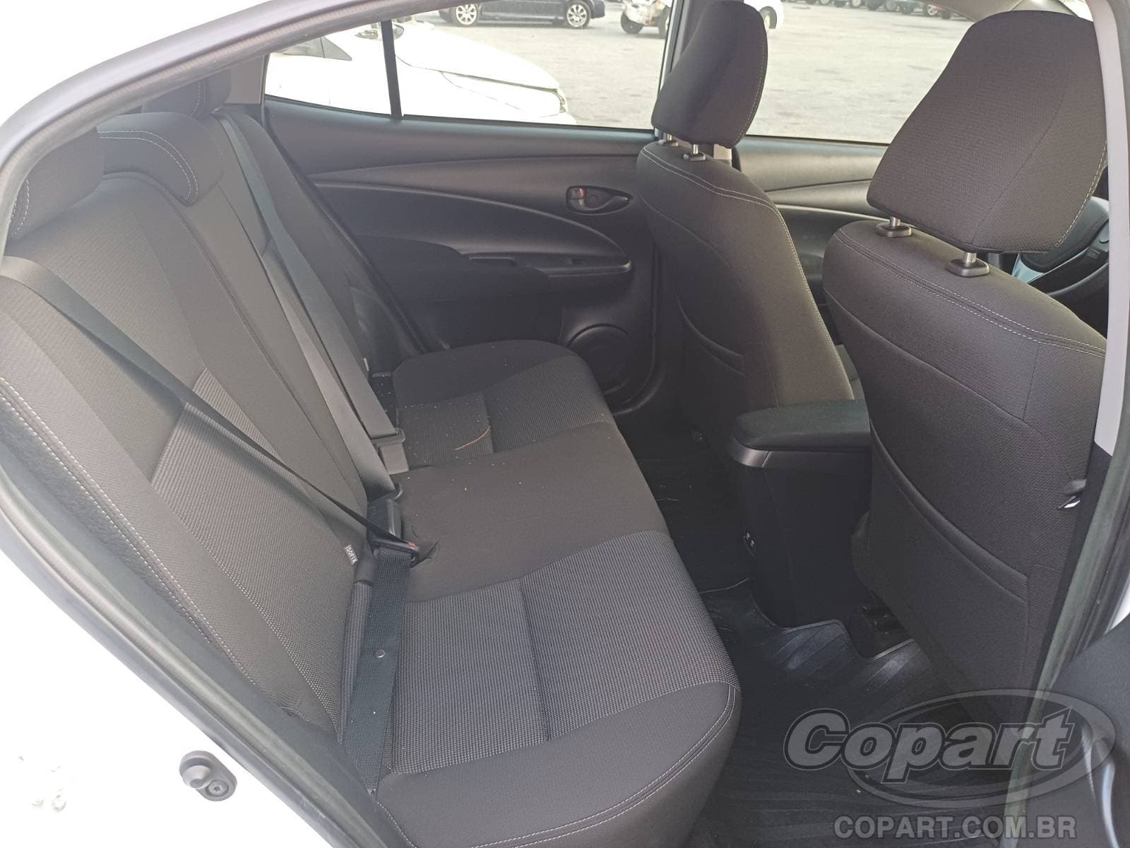 Toyota Yaris Seda 2023 — foto 6