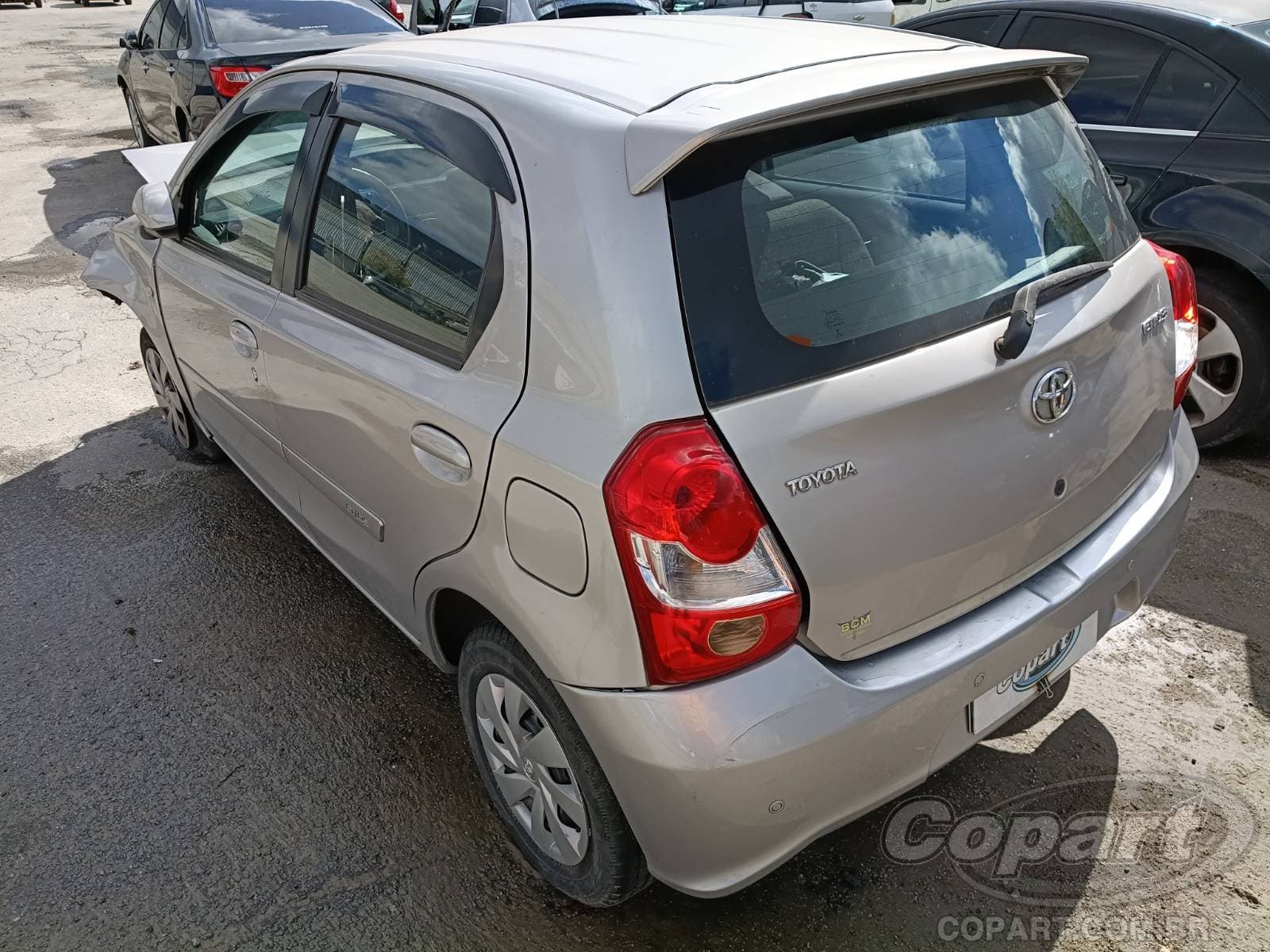 Toyota Etios 2018 — foto 3