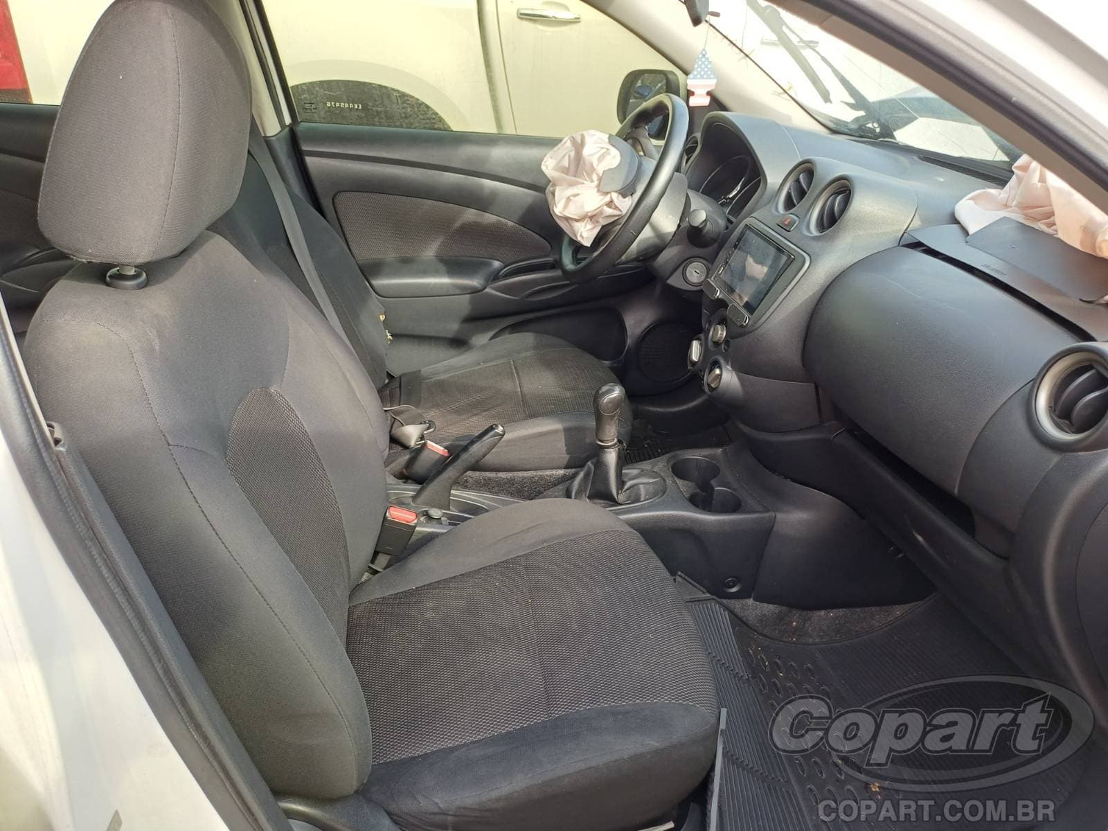 Nissan Versa 2014 — foto 5