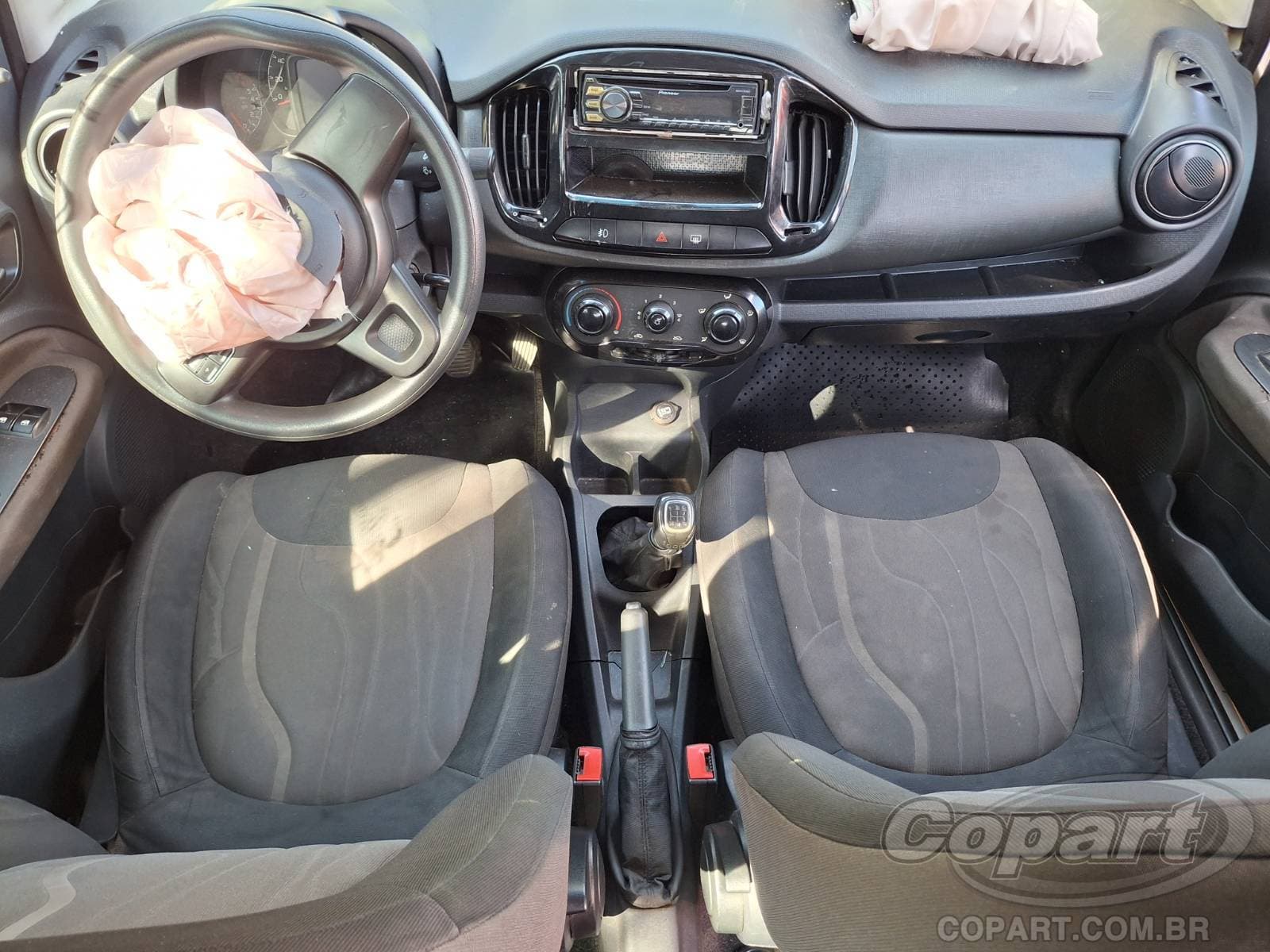 Fiat UNO 2015 — foto 9