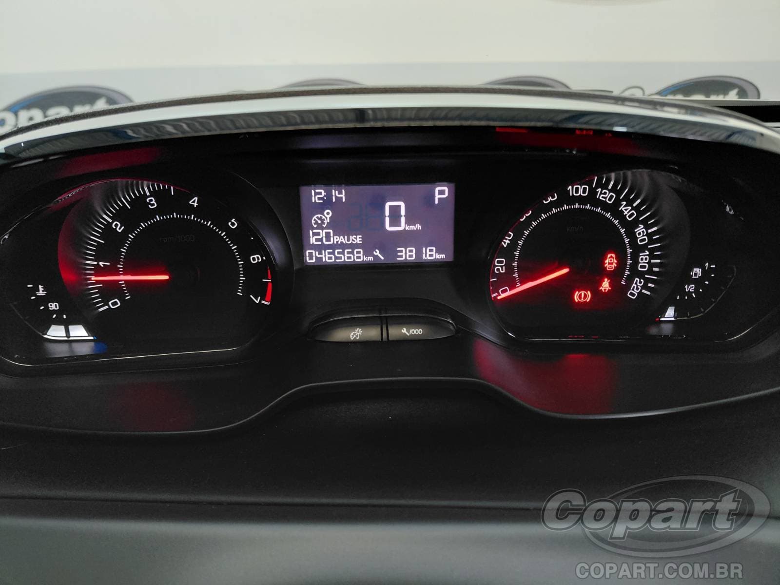 Peugeot 2008 2023 — foto 8