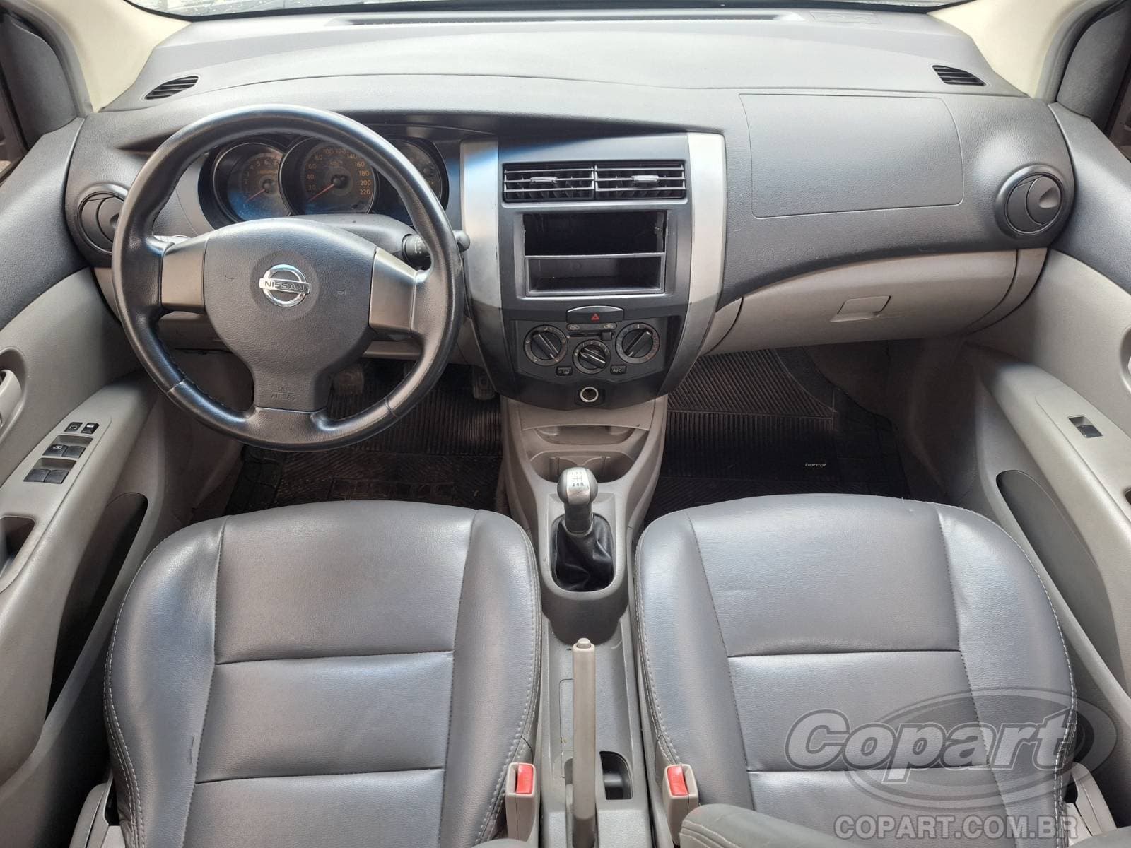 Nissan Livina 2010 — foto 9