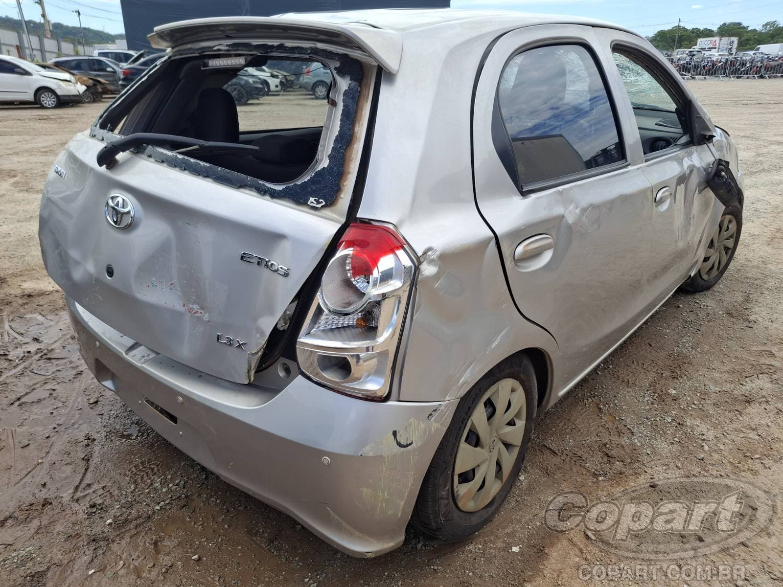 Toyota Etios 2018 — foto 4