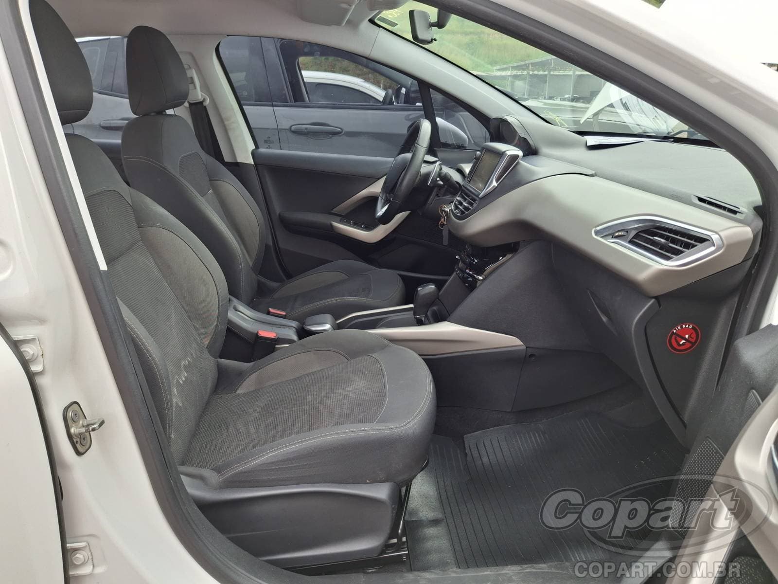 Peugeot 2008 2017 — foto 5