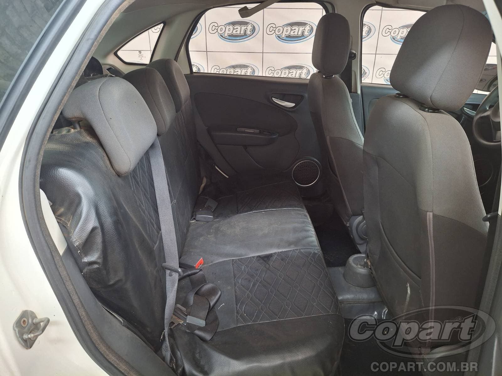 Fiat Grand Siena 2014 — foto 6
