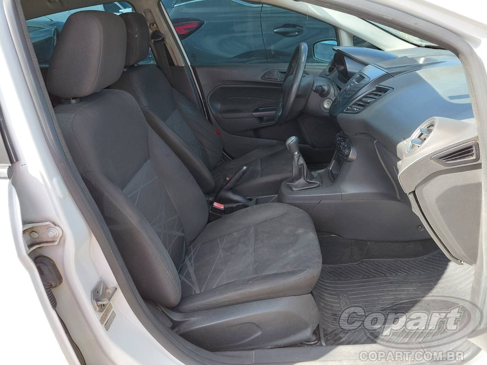 Ford Fiesta 2014 — foto 5