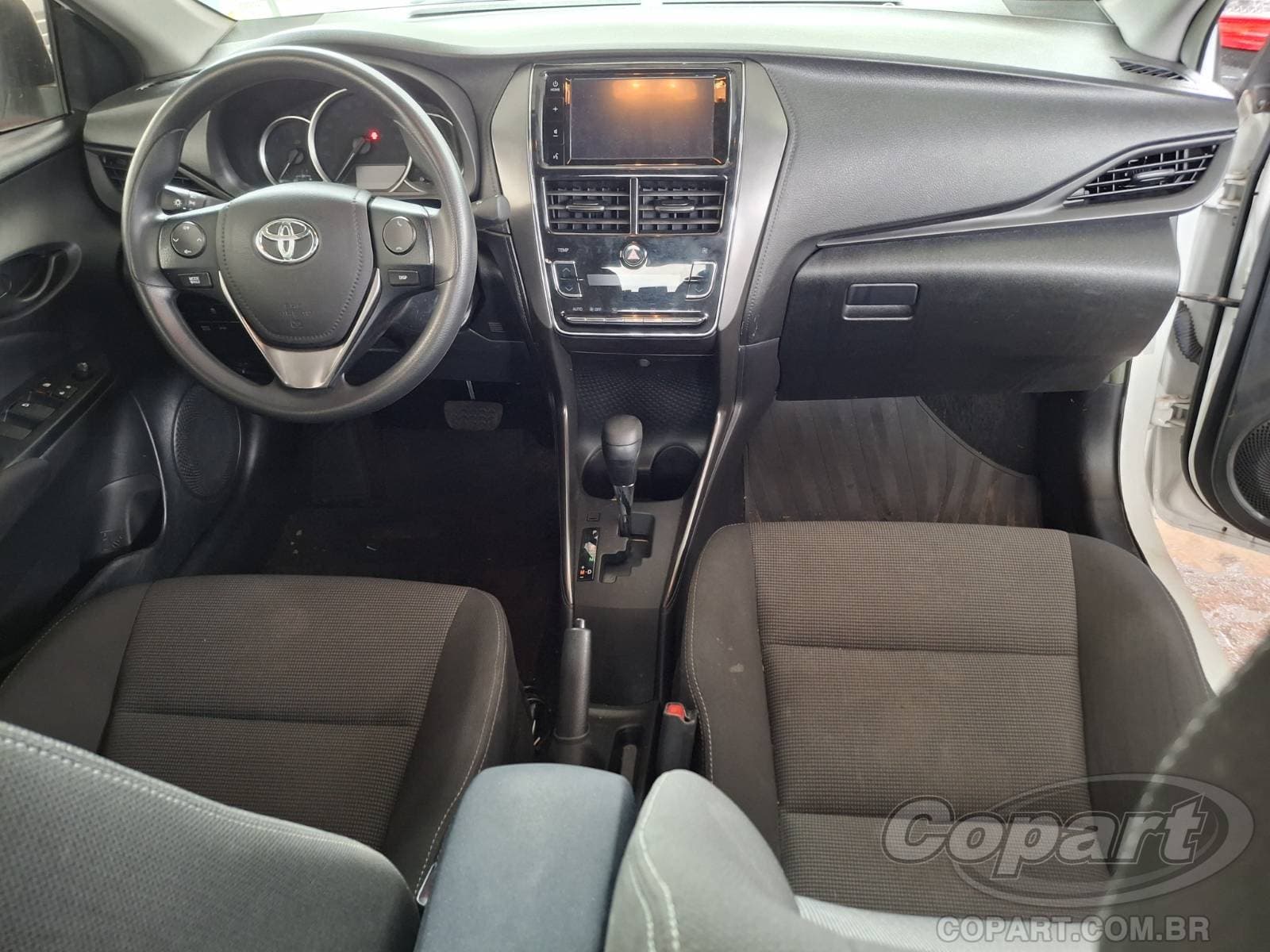Toyota Yaris Seda 2023 — foto 9
