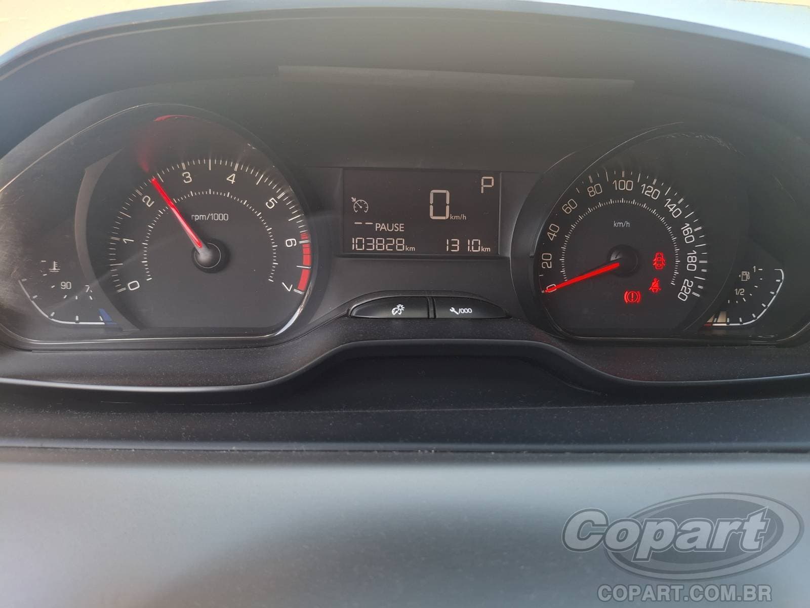 Peugeot 2008 2019 — foto 8