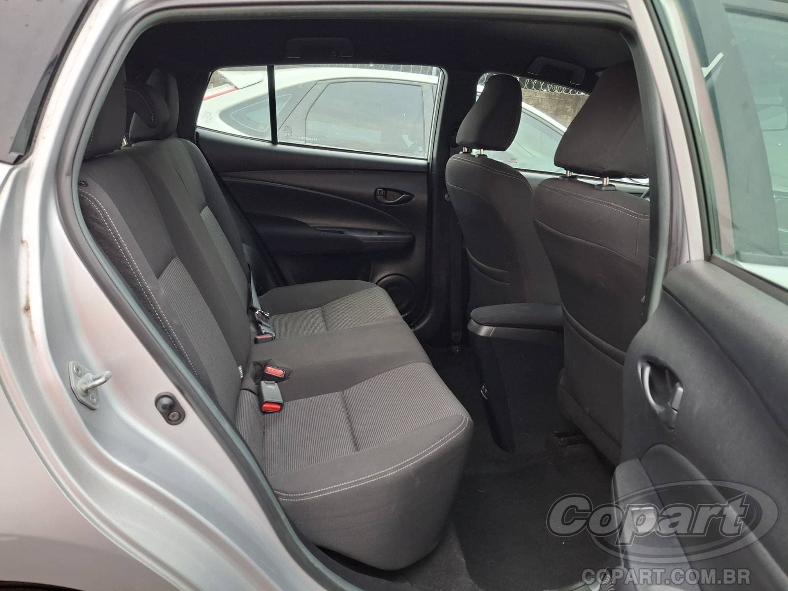 Toyota Yaris 2023 — foto 6