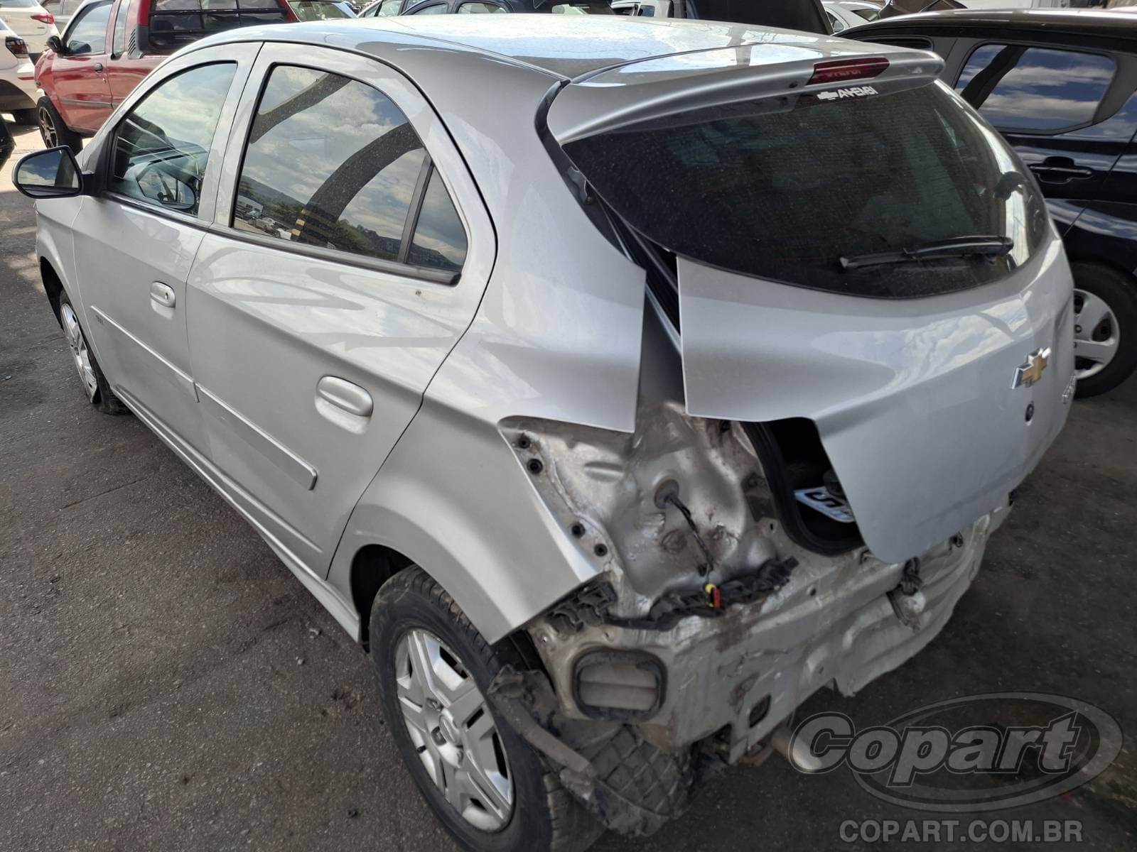 Chevrolet Onix 2015 — foto 3