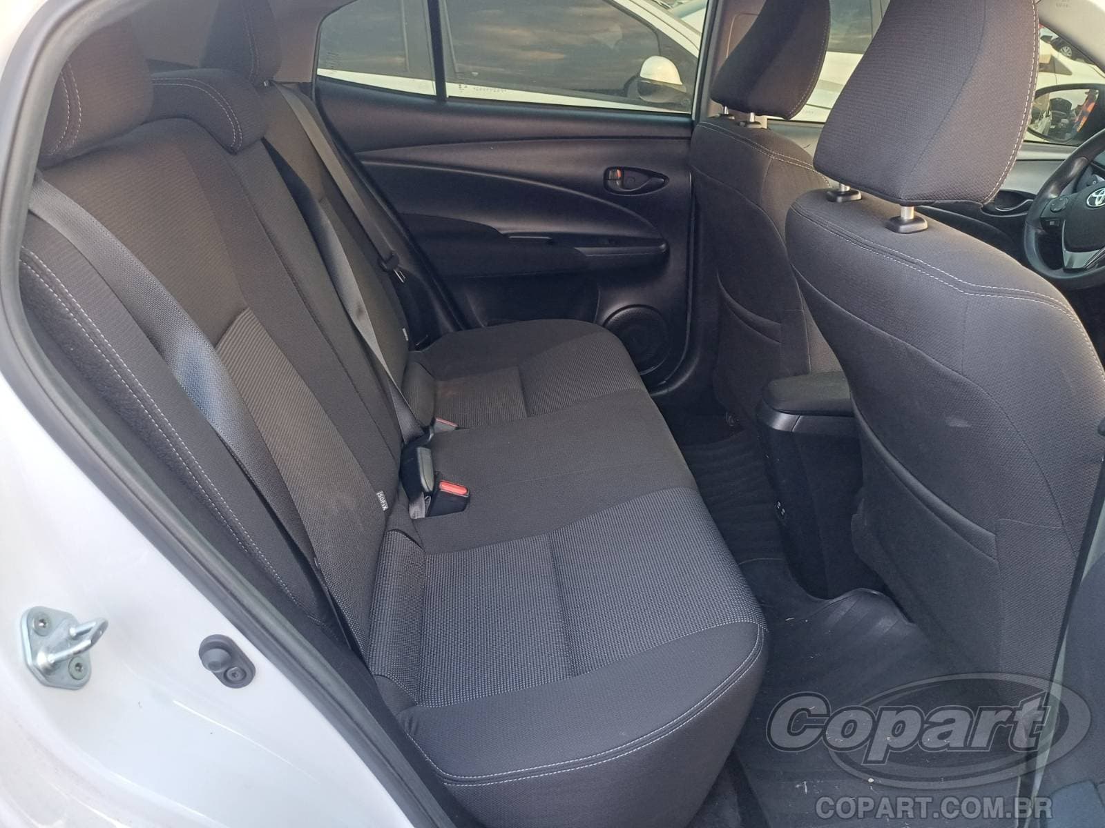 Toyota Yaris Seda 2023 — foto 6