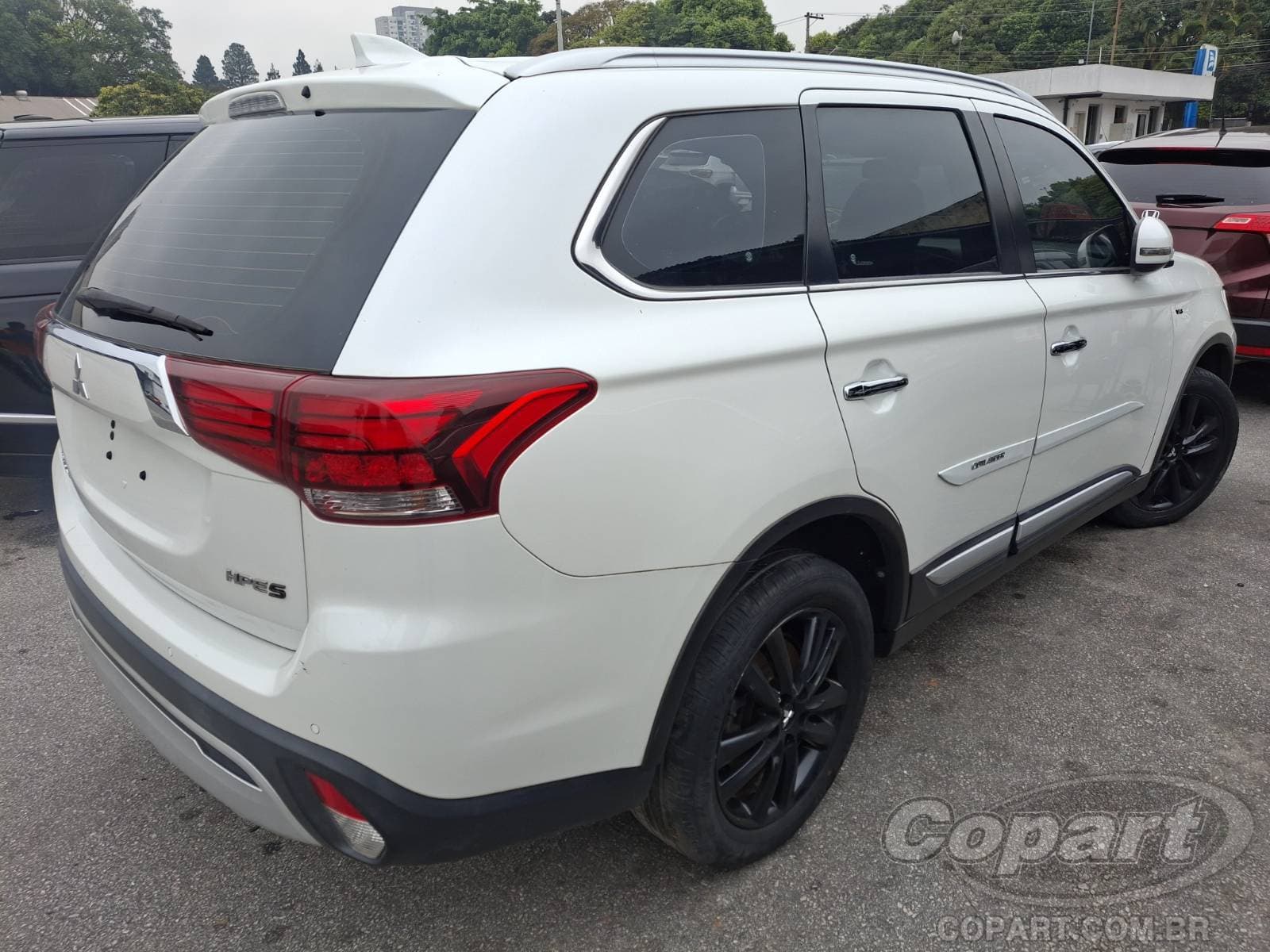 Mitsubishi Outlander 2020 — foto 4