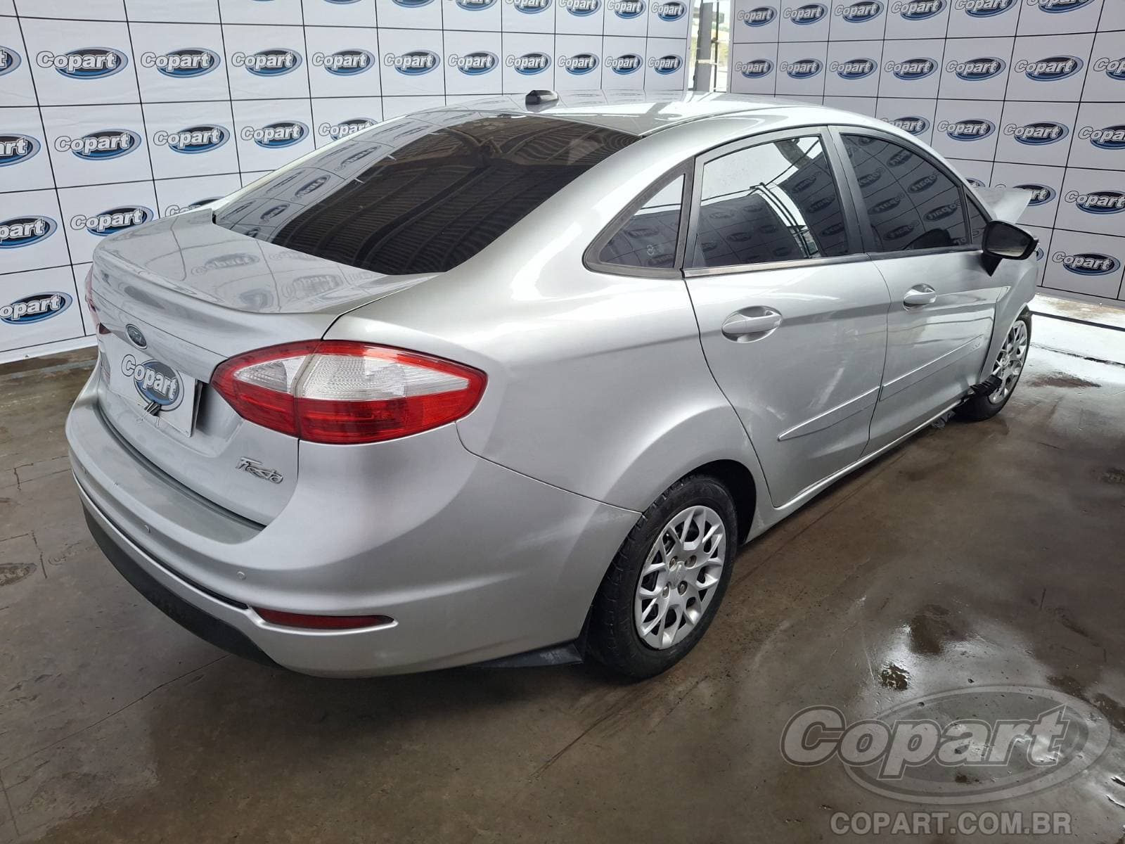 Ford Fiesta Sedan 2014 — foto 4