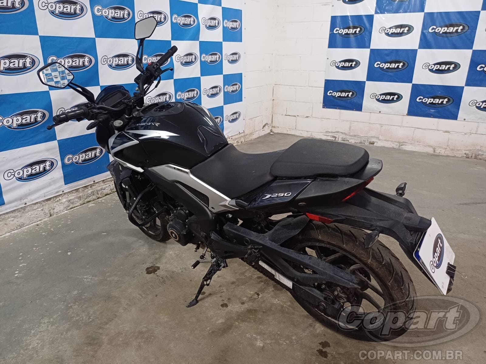 Bajaj Dominar 2026 — foto 3
