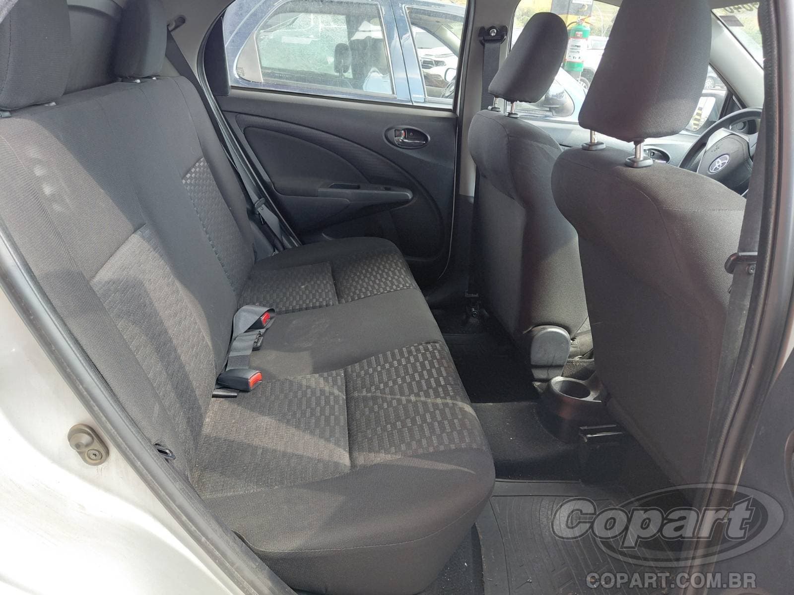 Toyota Etios 2016 — foto 6