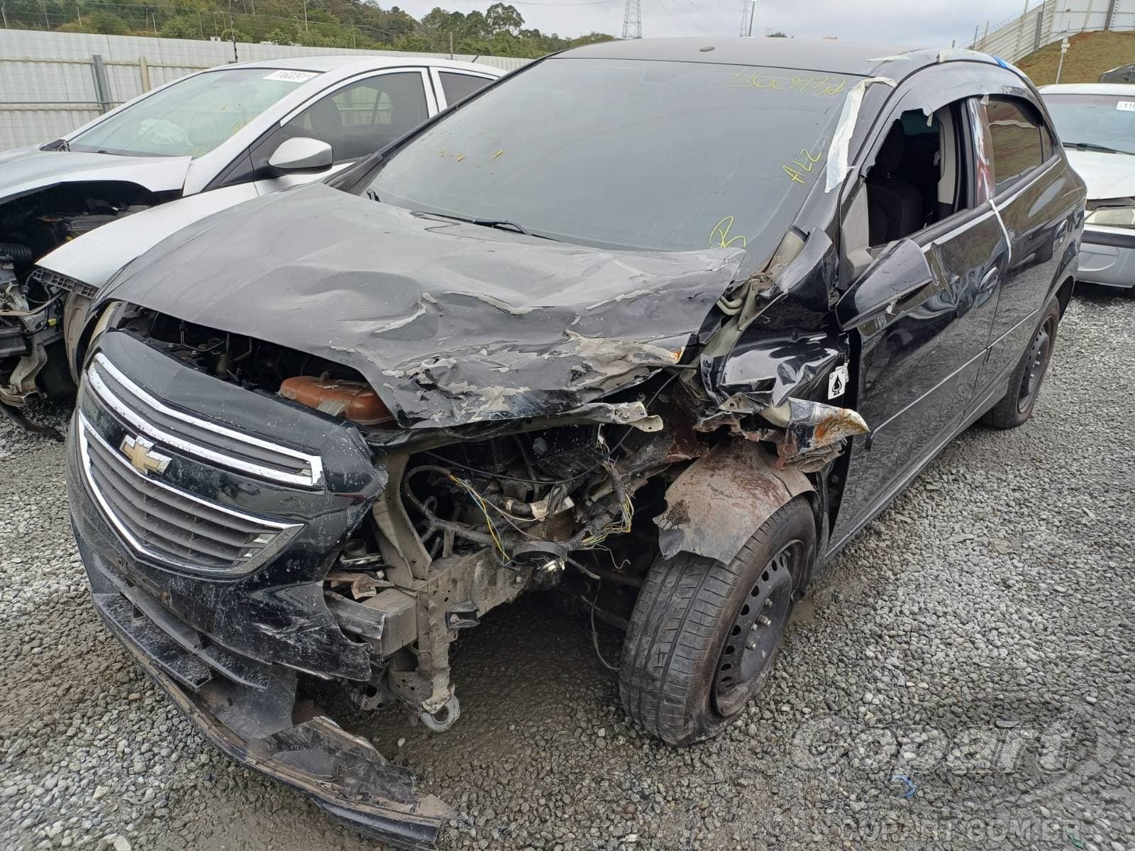 Chevrolet Onix 2015 — foto 2