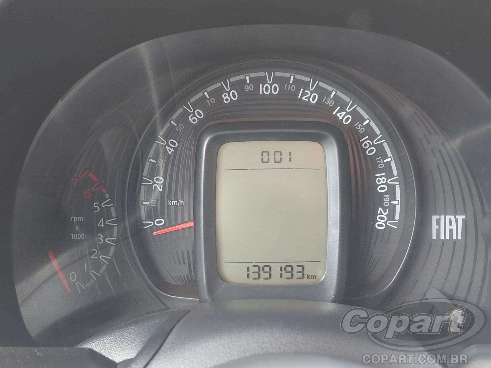Fiat Mobi 2017 — foto 8