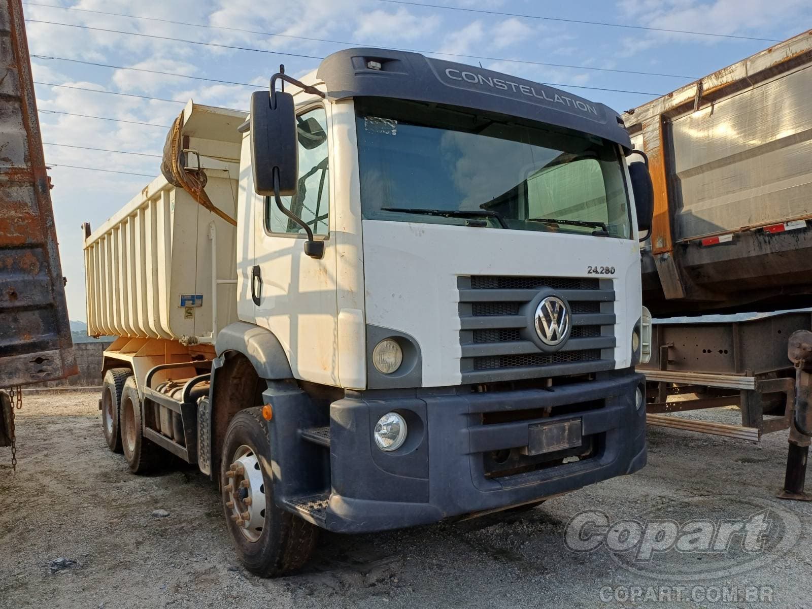 Volkswagen Constellation 8.9 I6 2023