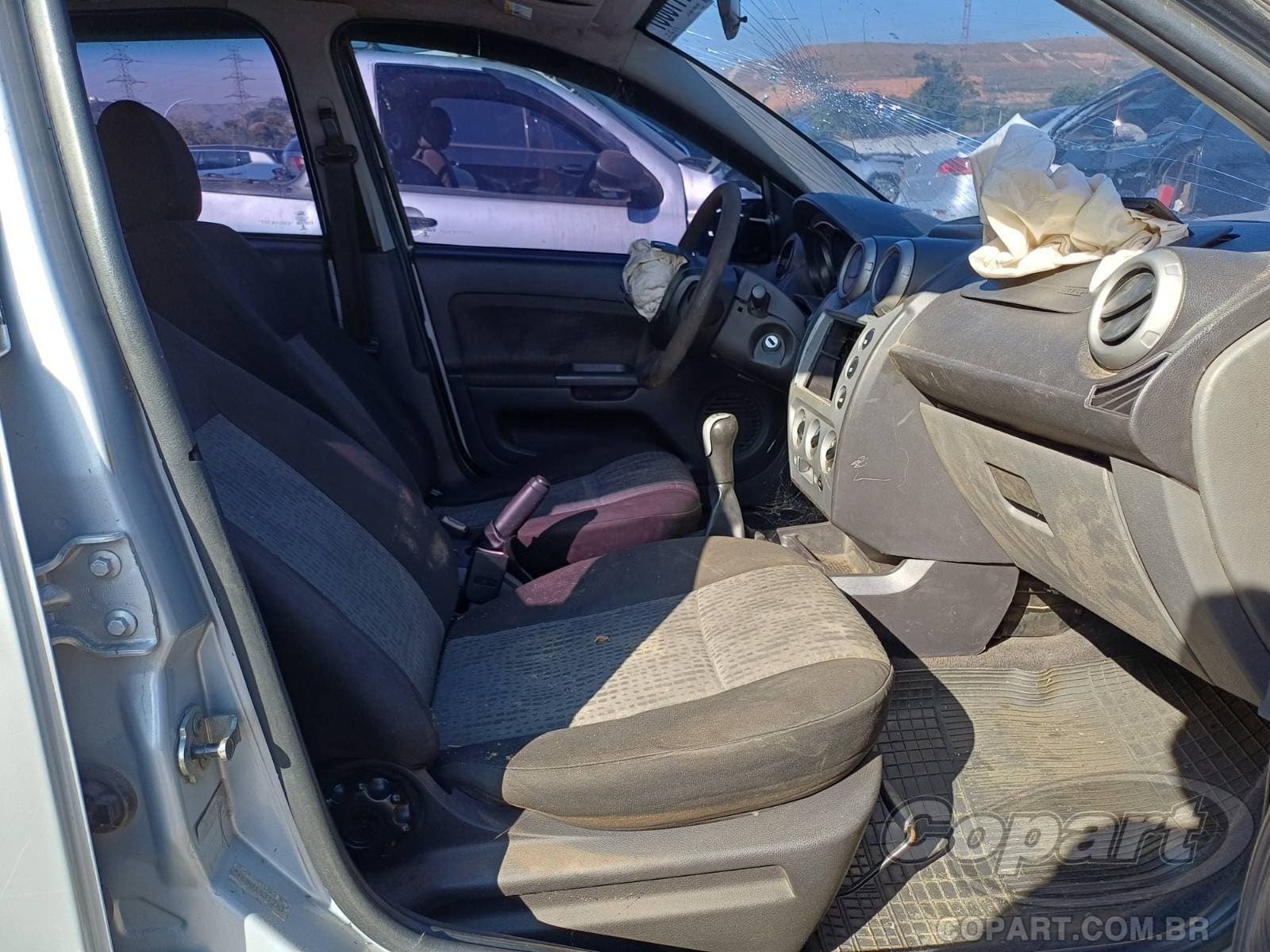 Ford Fiesta Sedan 2014 — foto 5