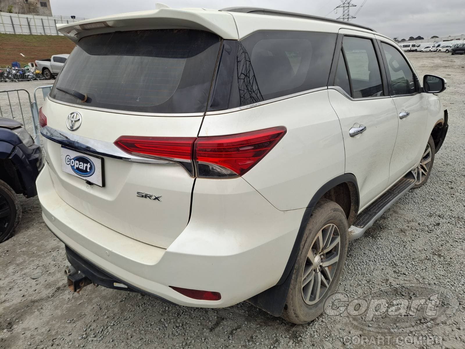 Toyota Hilux SW4 2017 — foto 4