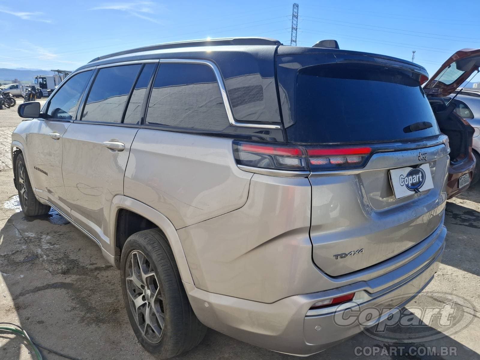 Jeep Commander 2023 — foto 3