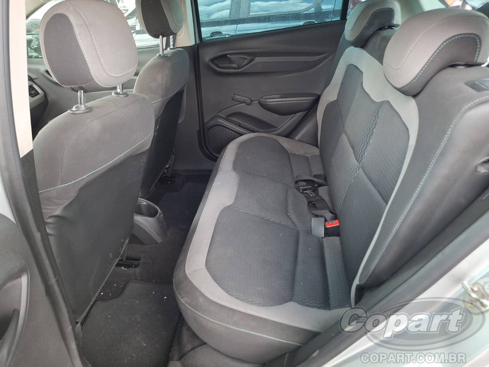 Chevrolet Onix 2015 — foto 6