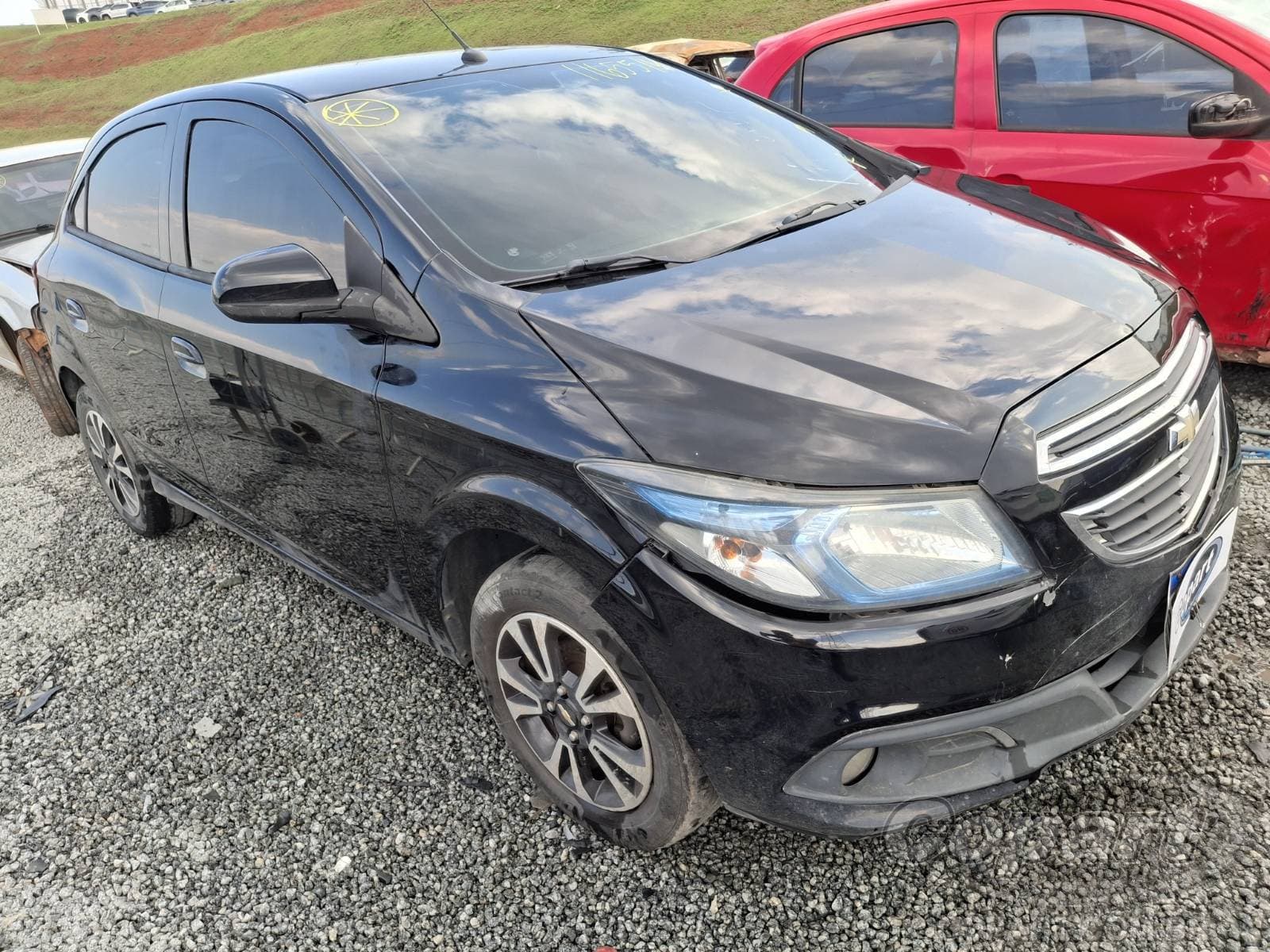 Chevrolet Onix 2015 — foto 1