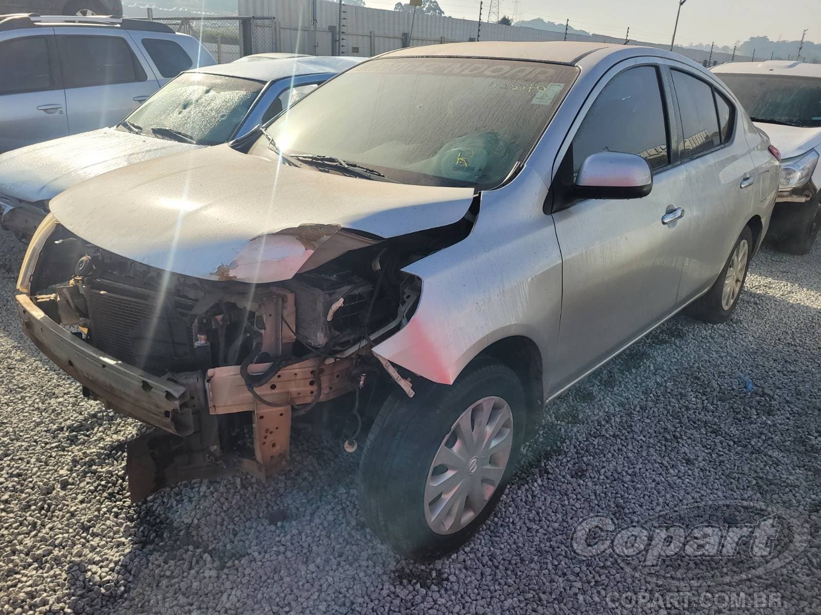 Nissan Versa 2014 — foto 2