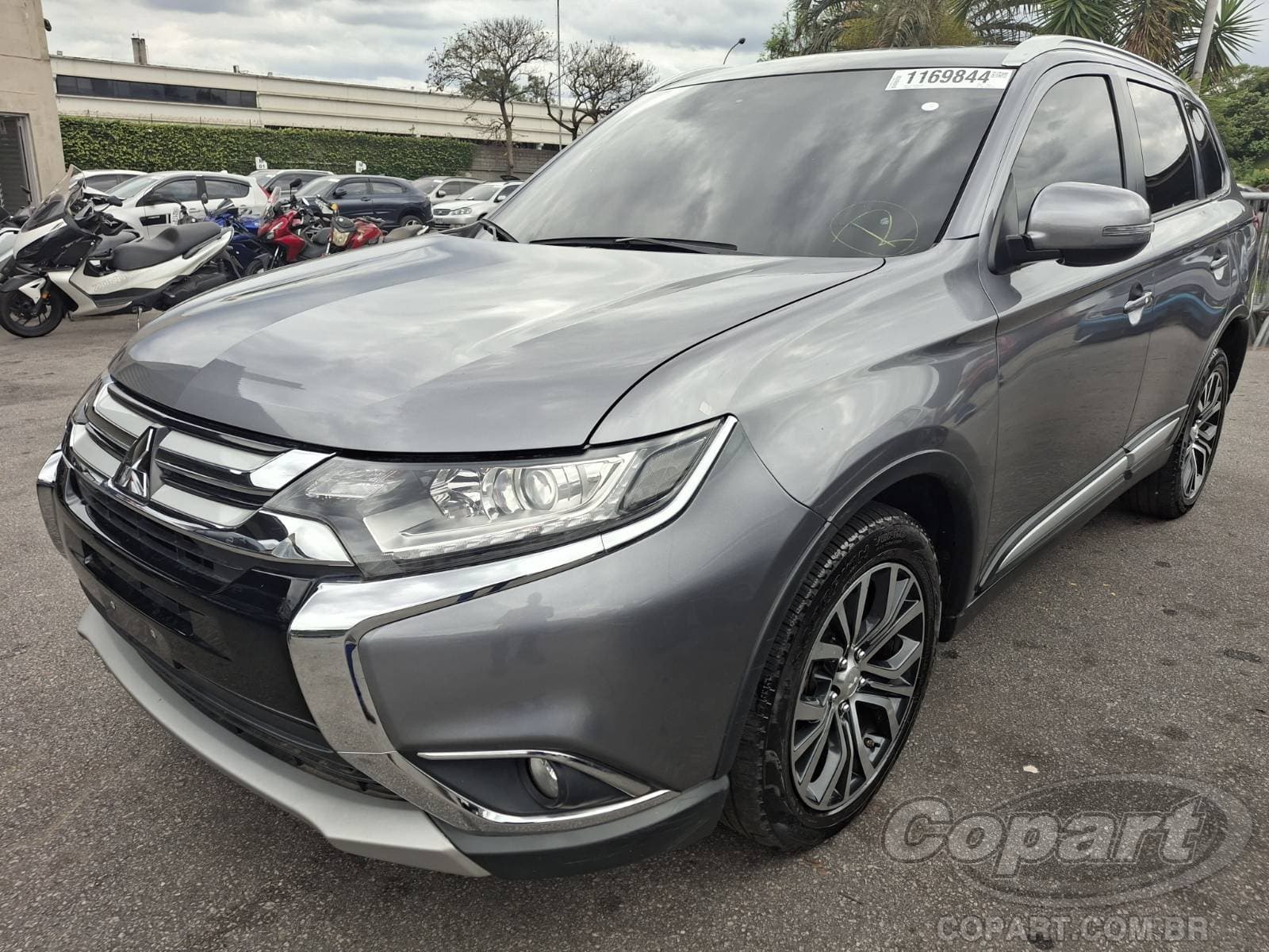 Mitsubishi Outlander 2018 — foto 2