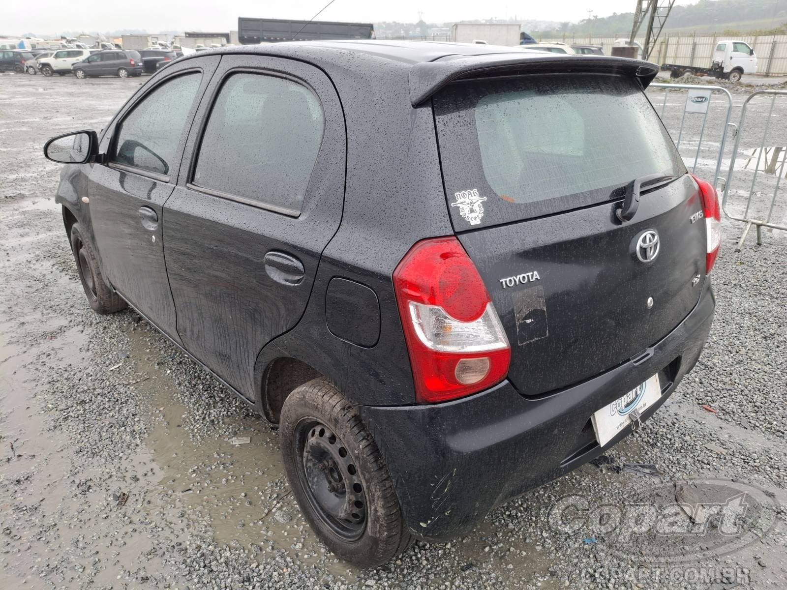 Toyota Etios 2014 — foto 3