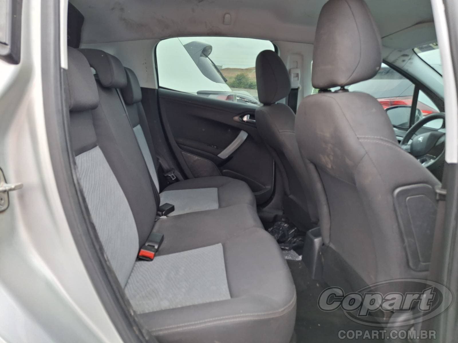 Peugeot 208 2016 — foto 6