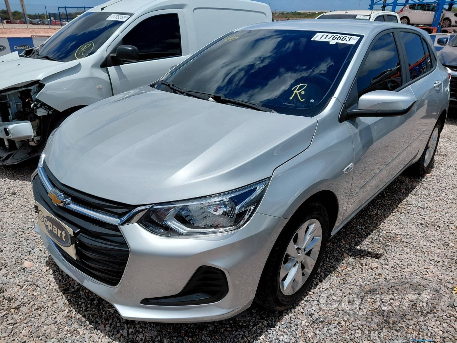 Chevrolet Onix 2023 — foto 2