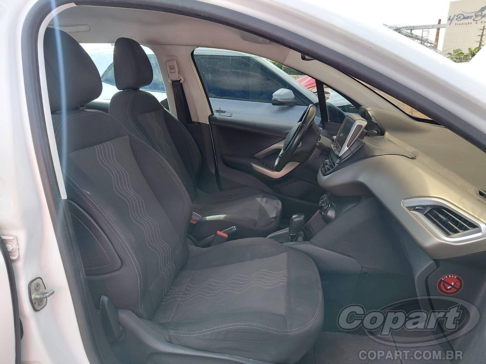 Peugeot 2008 2018 — foto 5