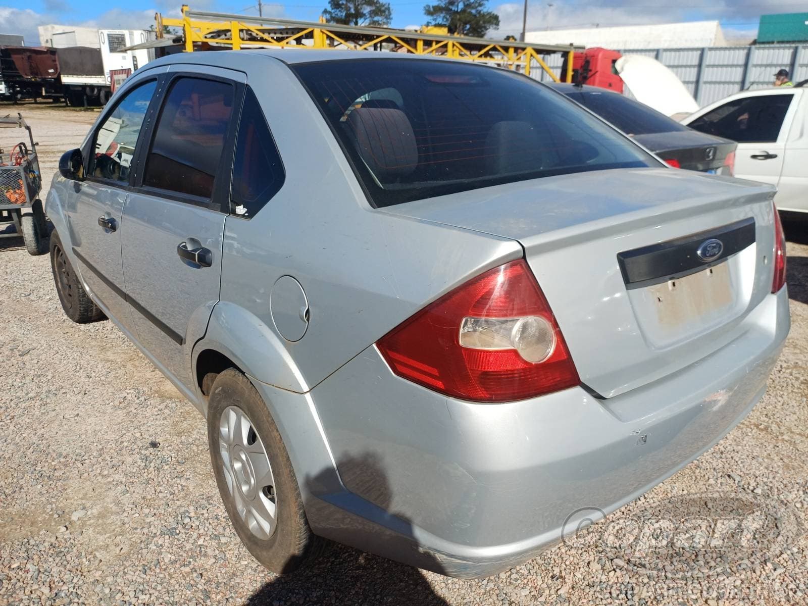 Ford Fiesta Sedan 2008 — foto 3