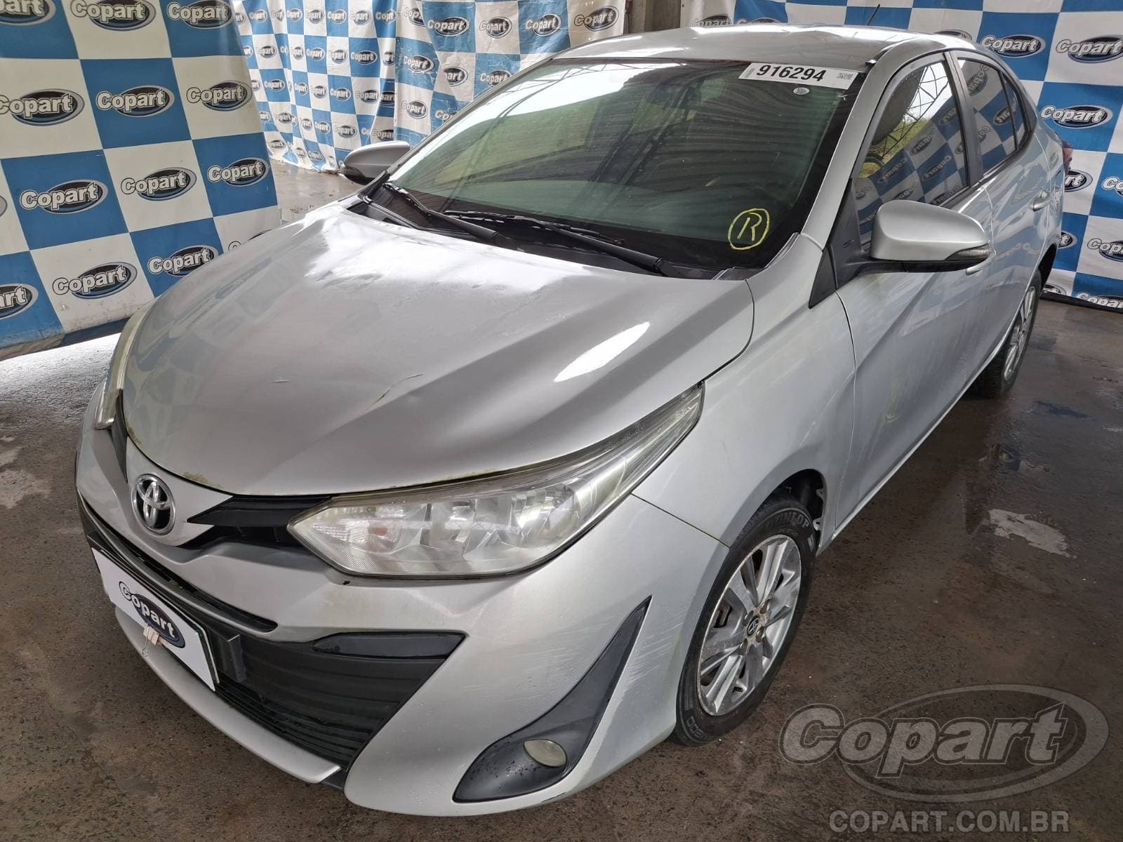 Toyota Yaris Seda 2019 — foto 2